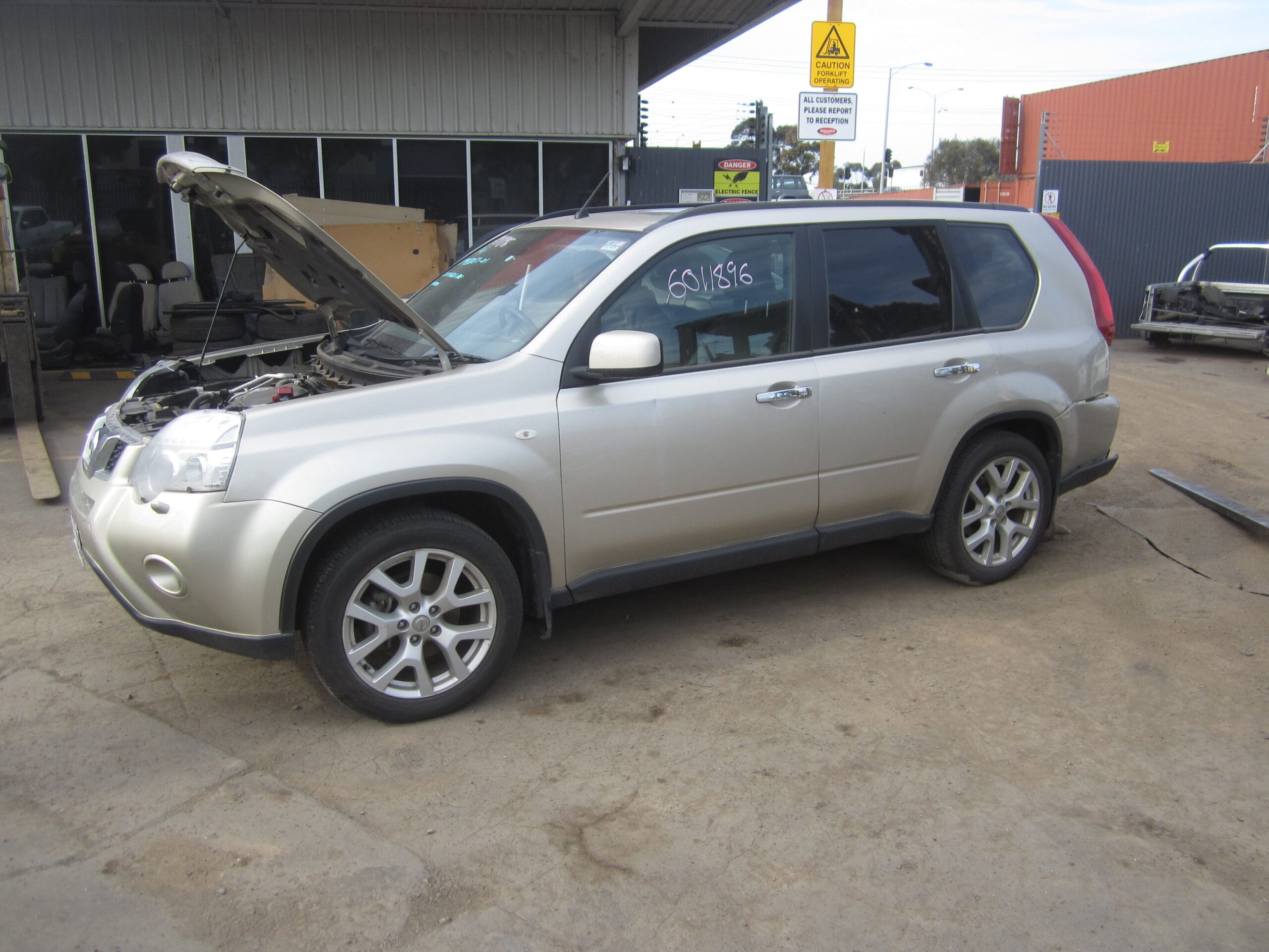 NISSAN X-TRAIL T31 PETROL QR25 AUTO CVT 2012 WRECKING