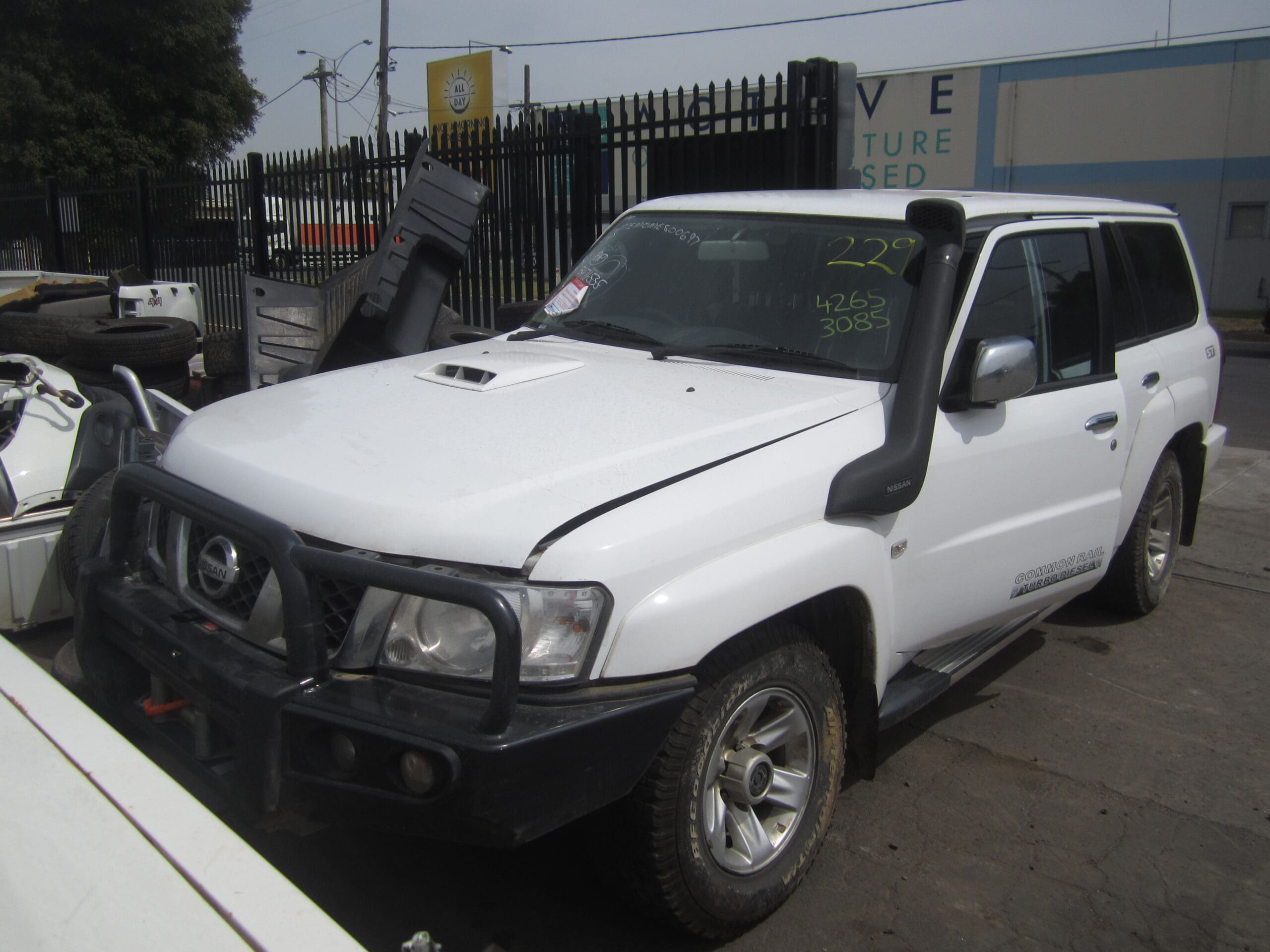 NISSAN PATROL Y61 GU ST WAGON ZD30 TURBO DIESEL 2012 WRECKING