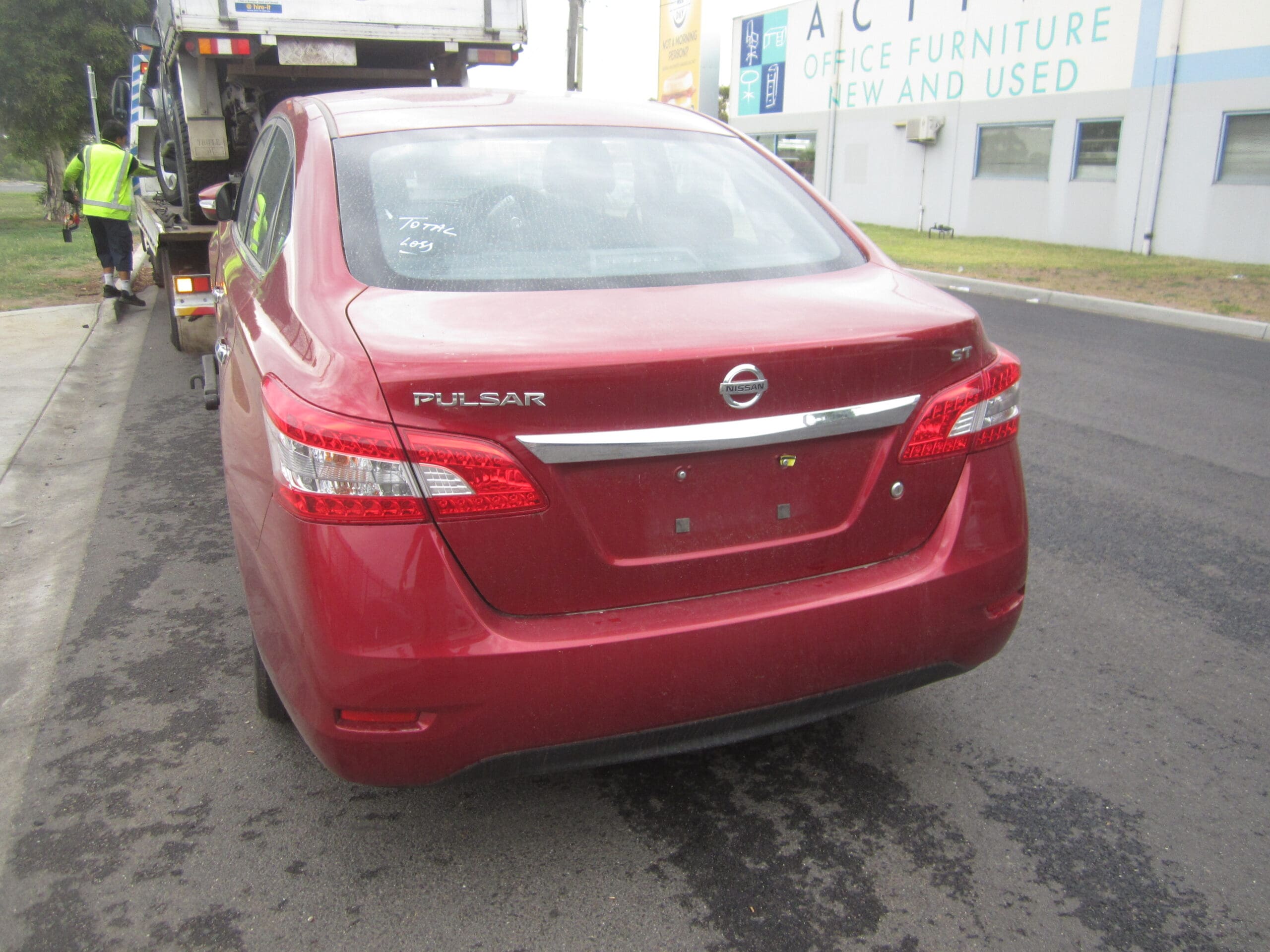 NISSAN PULSAR B17 SEDAN 1.8 2014 WRECKING