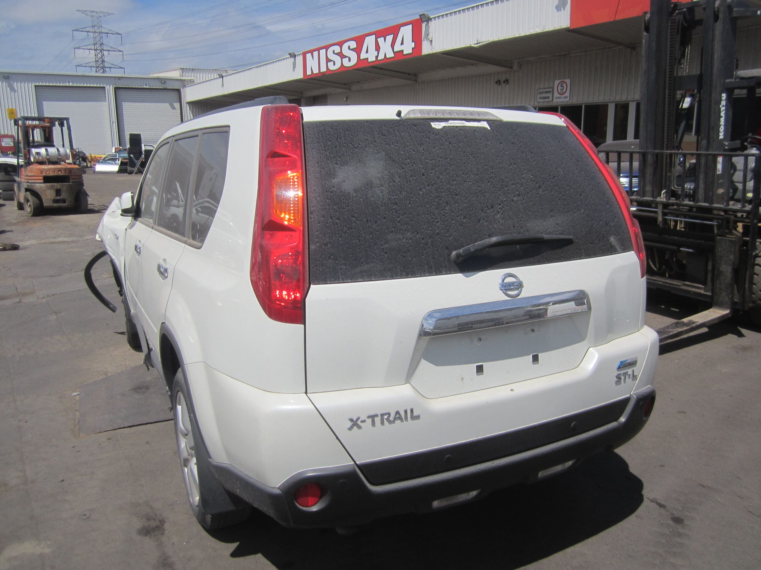 NISSAN X-TRAIL T31 PETROL 2.5 CVT AUTO 2008 WRECKING