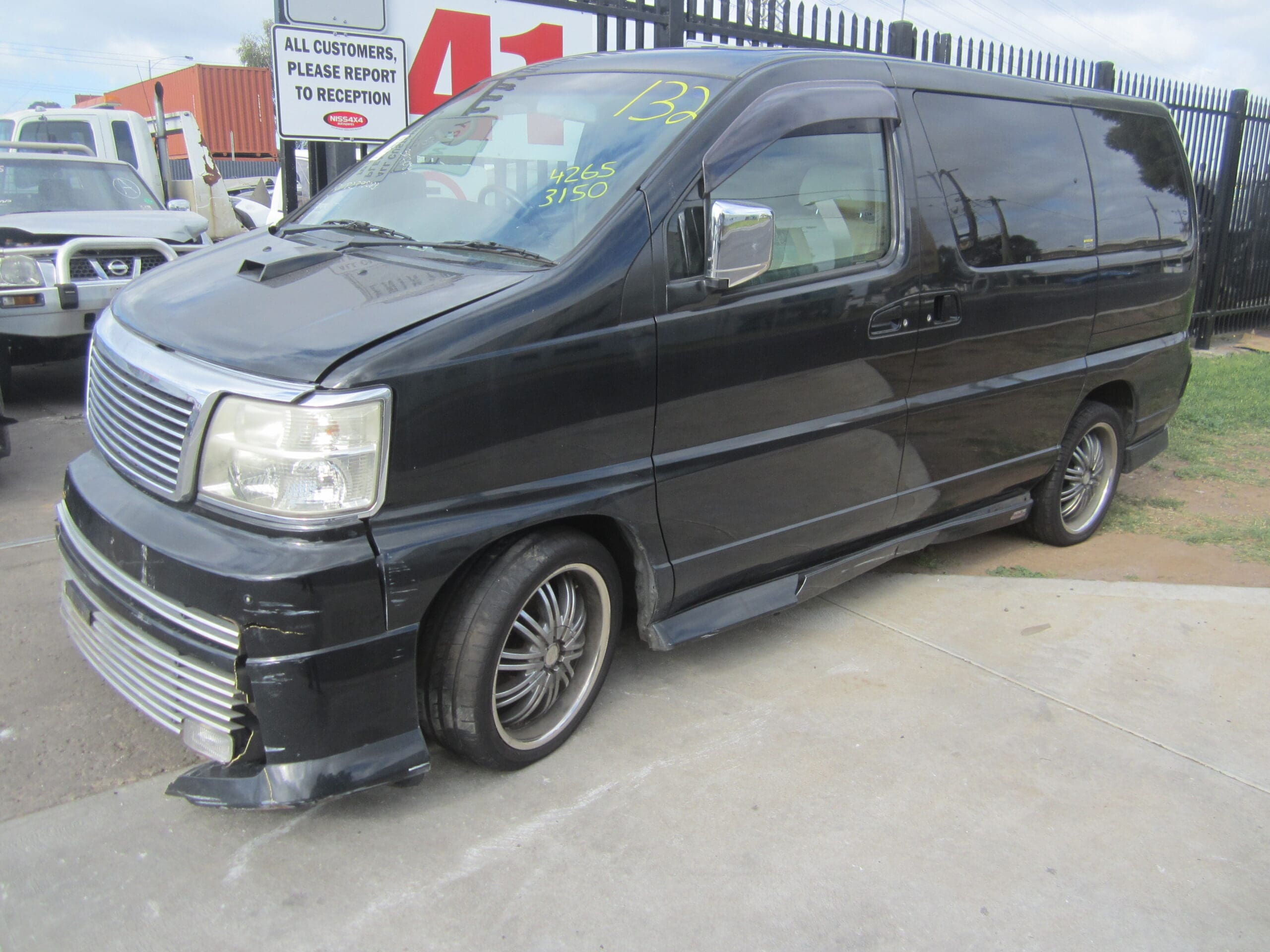 NISSAN ELGRAND E50 3.3 PETROL 2000 WRECKING