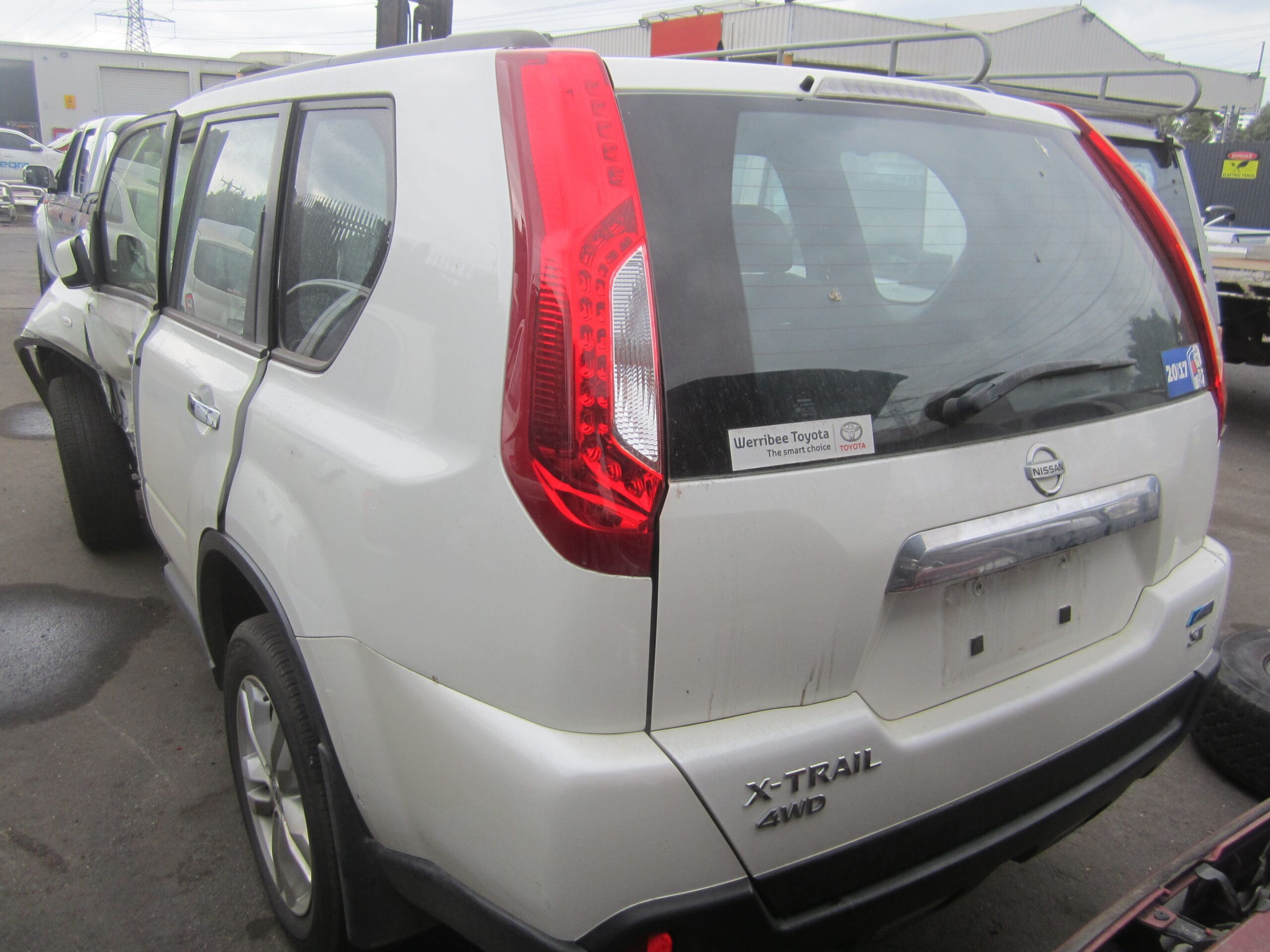 NISSAN X-TRAIL T31 ST QR25 4X4 2010 WRECKING