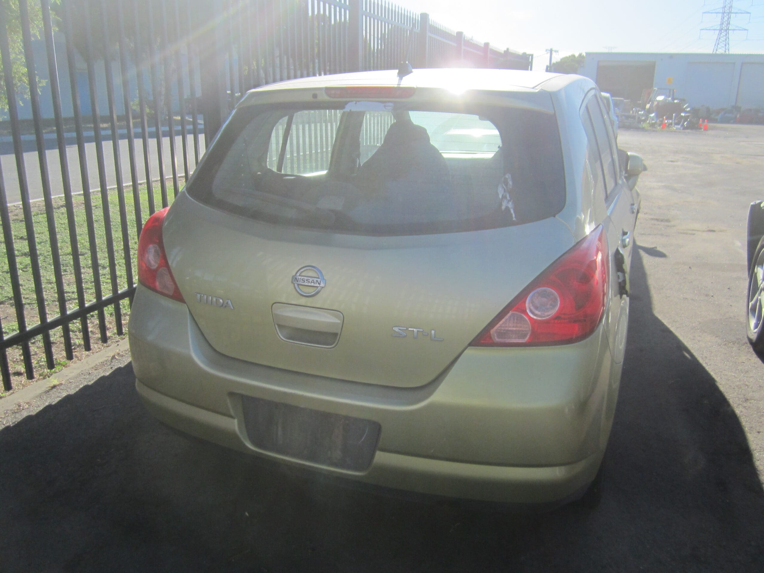 NISSAN TIIDA C11 HATCH 1.8 2009 WRECKING