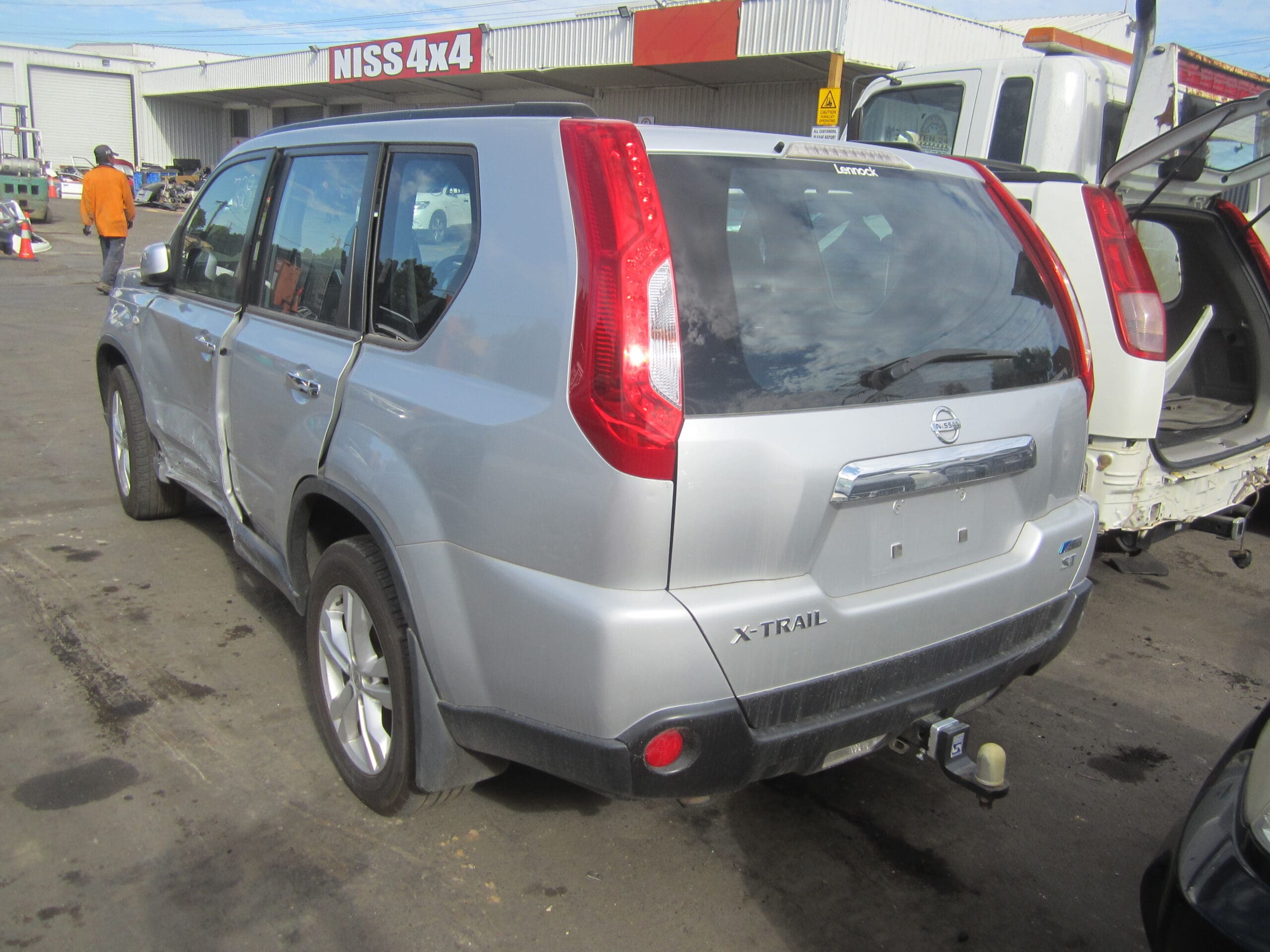 NISSAN X-TRAIL T31 ST QR25 4X4 CVT AUTO 2012 WRECKING