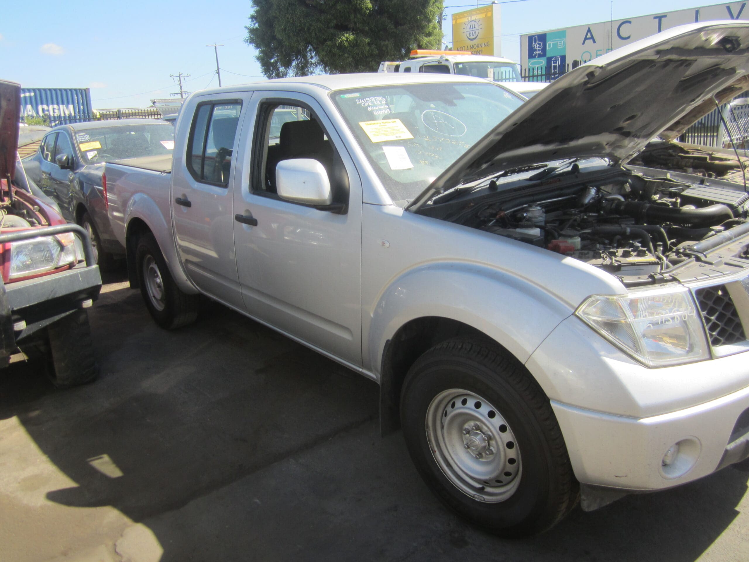 NISSAN NAVARA MNT THAI RX YD25 DIESEL 2010 WRECKING