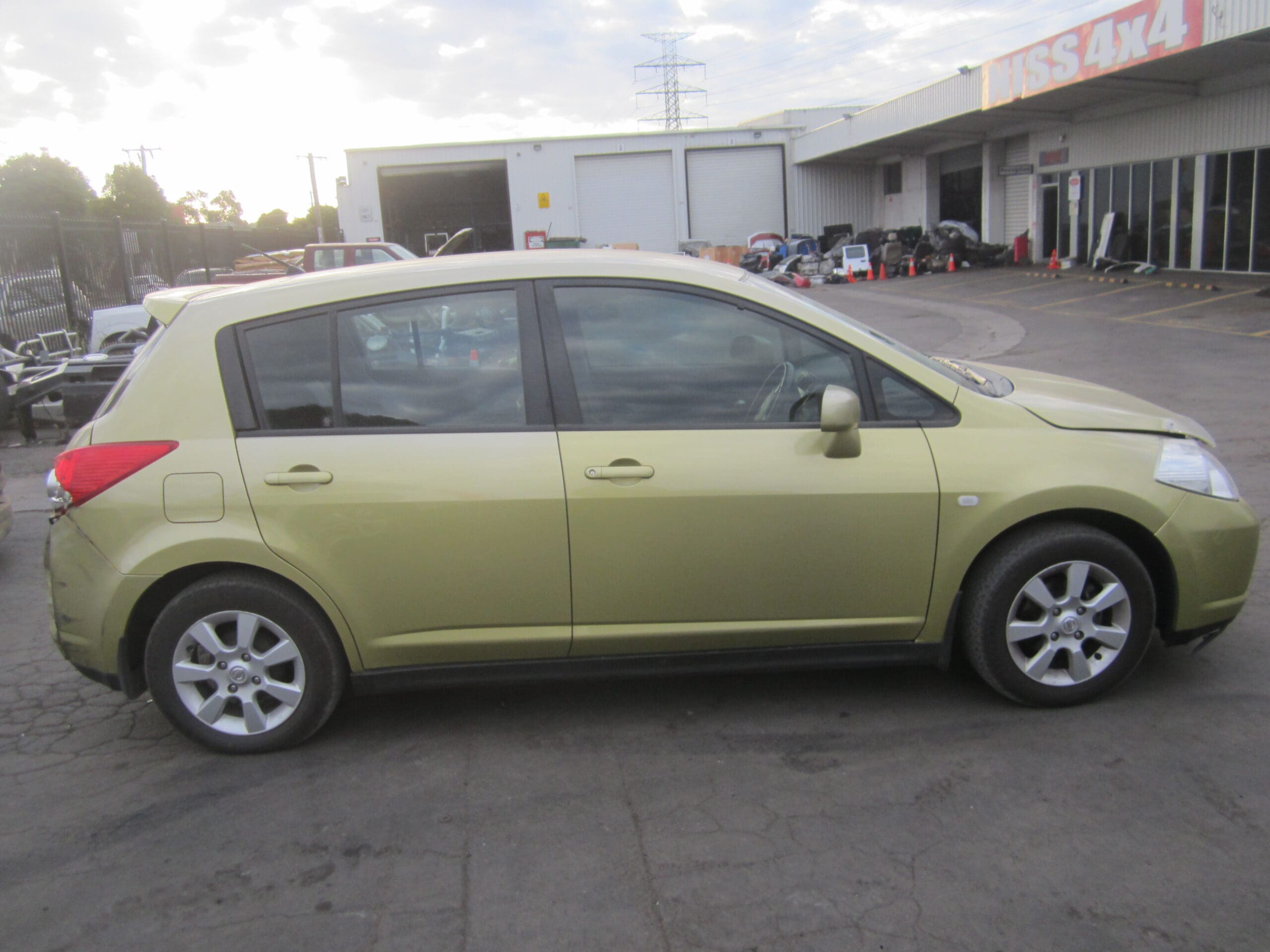 NISSAN TIIDA C11 HATCH 1.8 PETROL 2008 WRECKING