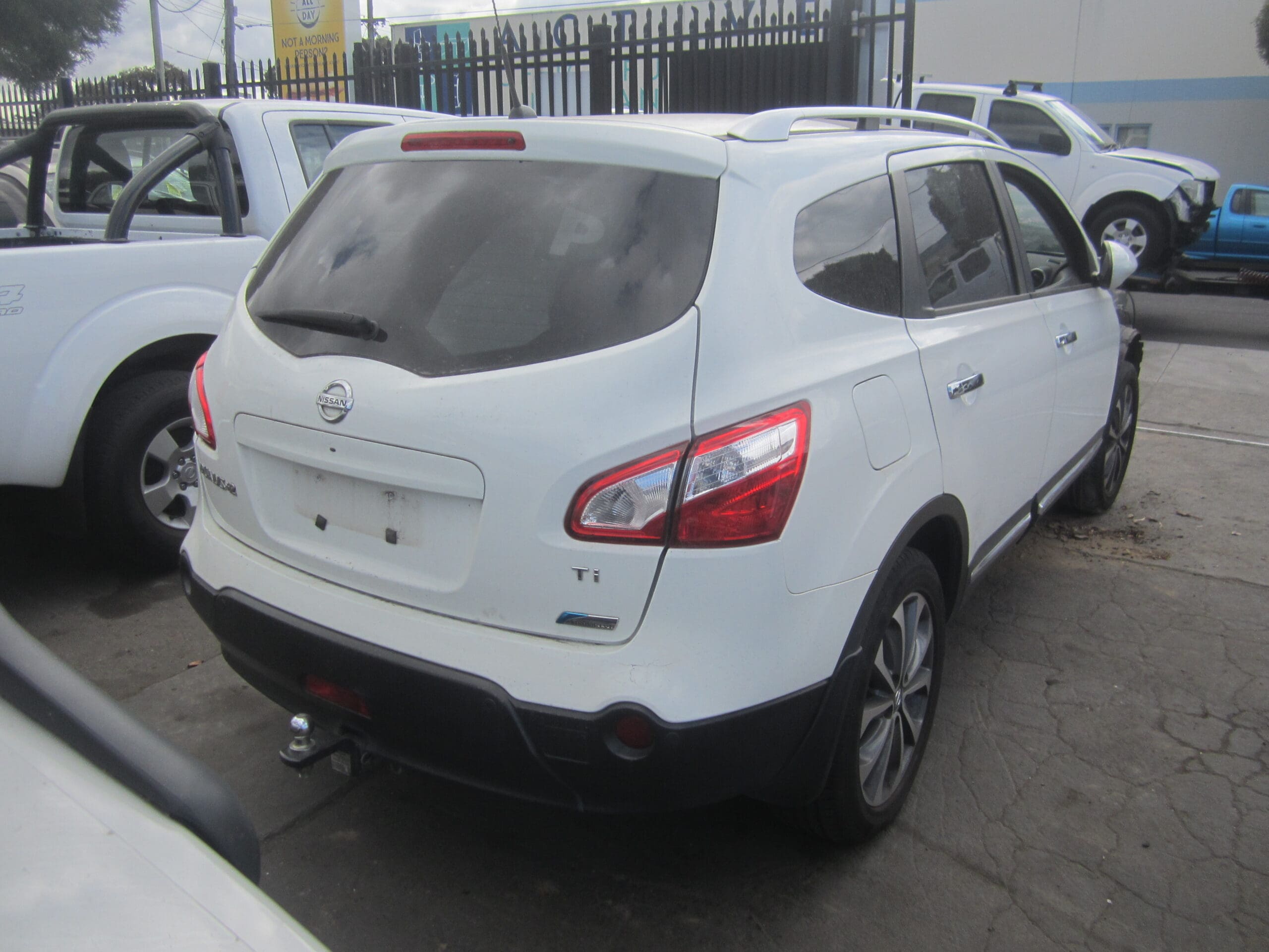 NISSAN DUALIS J10 +2 Ti SEVEN SEAT 2012 WRECKING