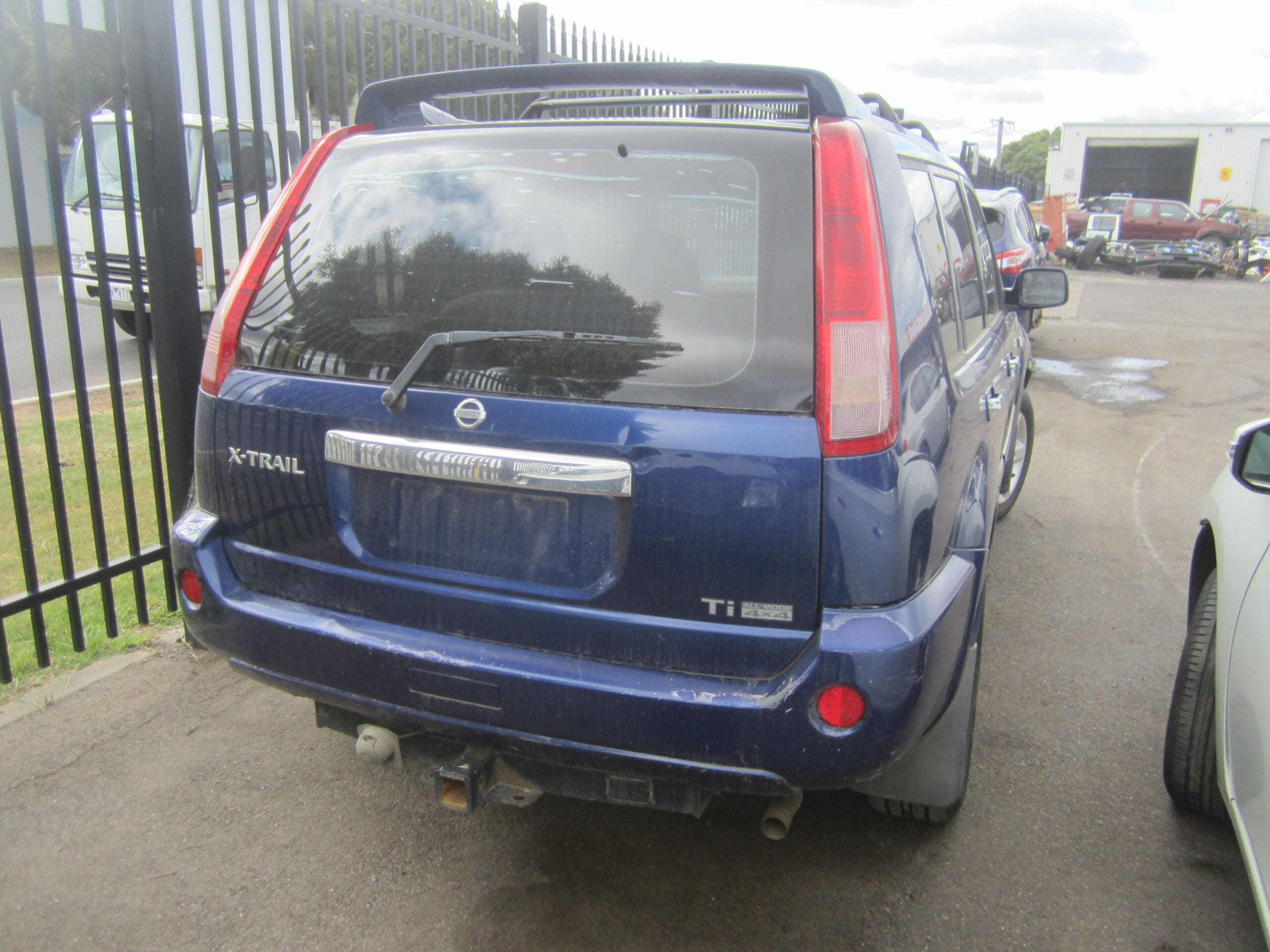 NISSAN X-TRAIL T30 Ti QR25 4X4 2004 WRECKING