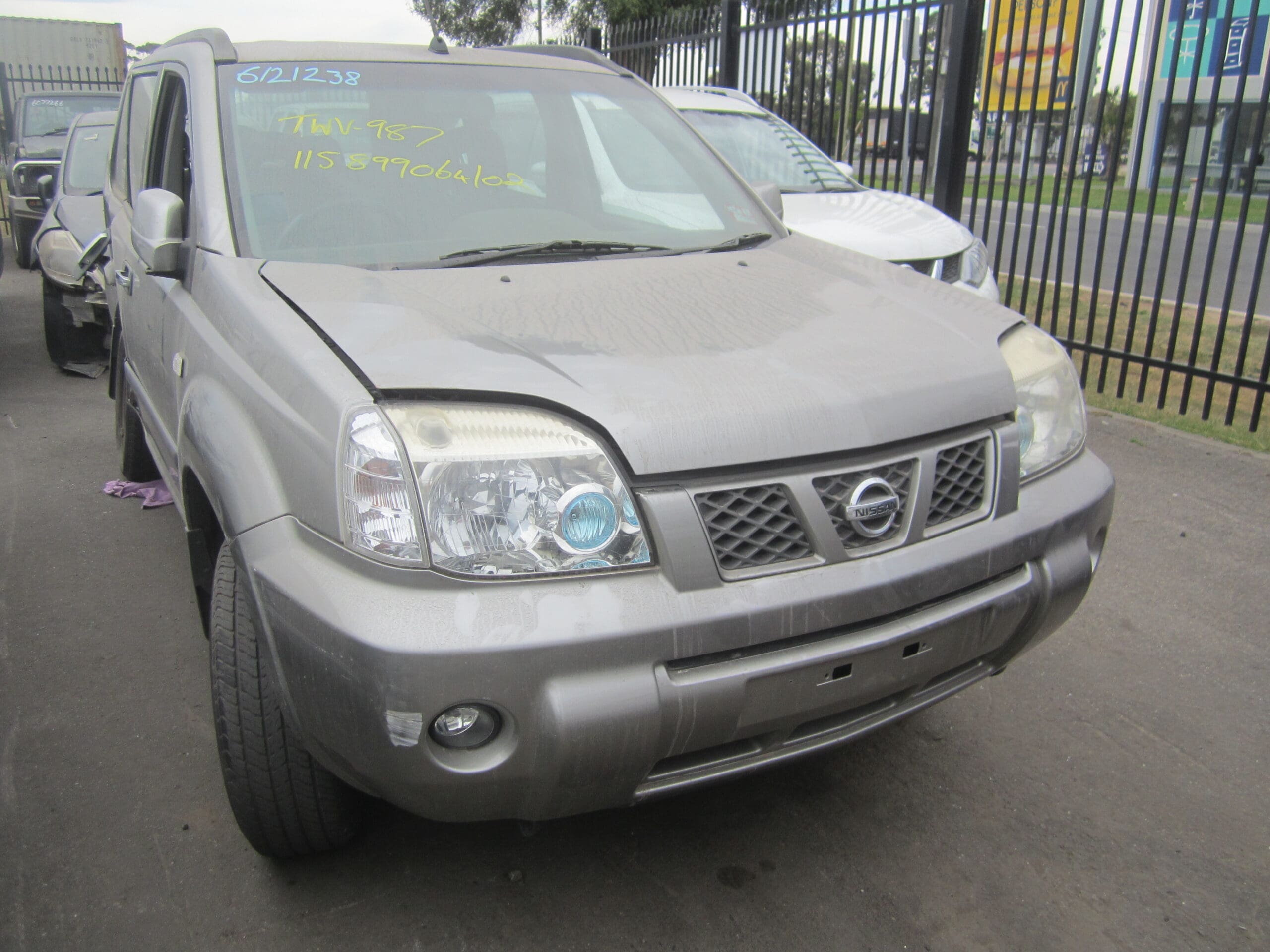 NISSAN X-TRAIL T30 QR25 PETROL 2005 WRECKING