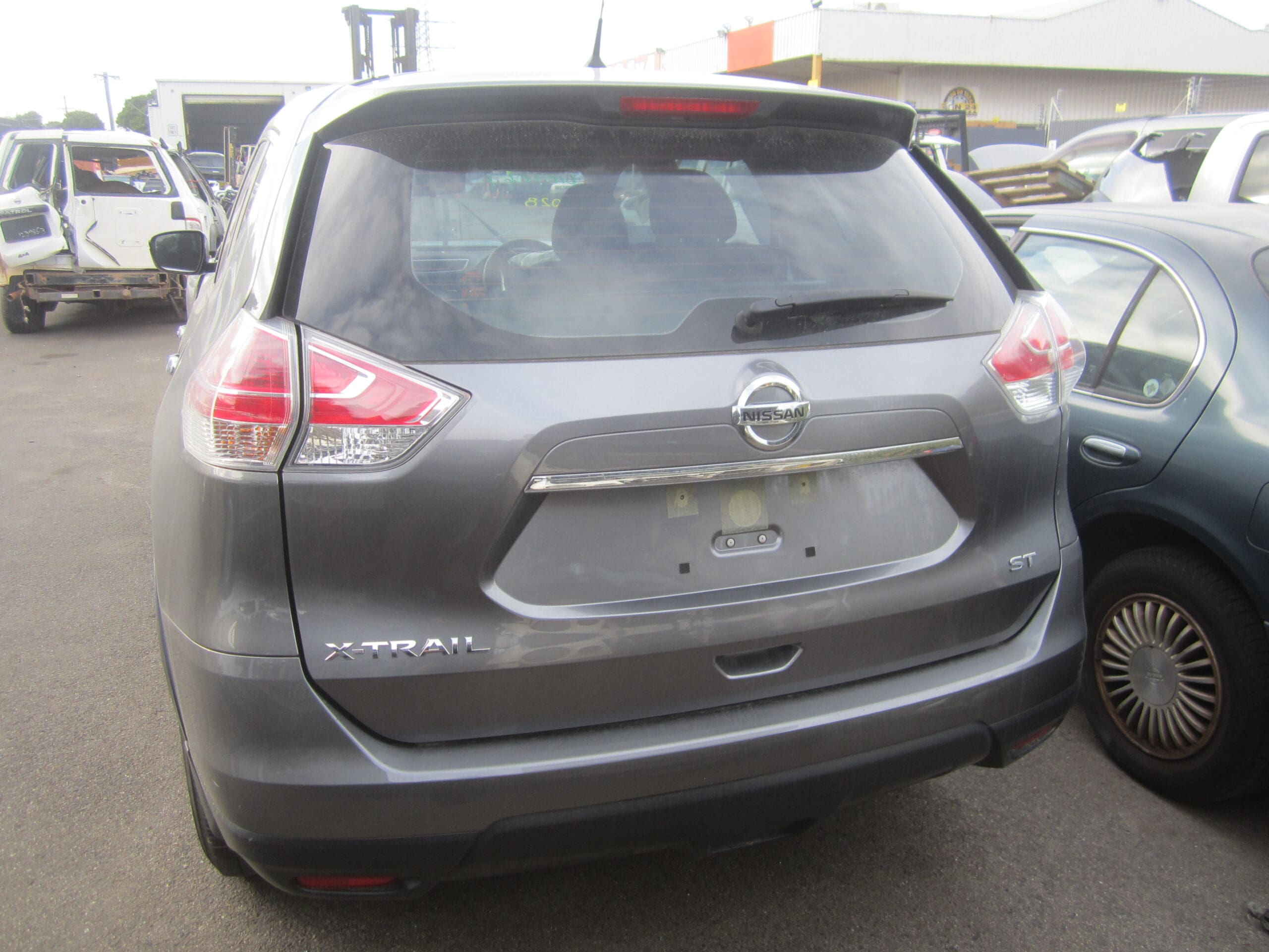 NISSAN X-TRAIL T32 ST QR25 2015 WRECKING
