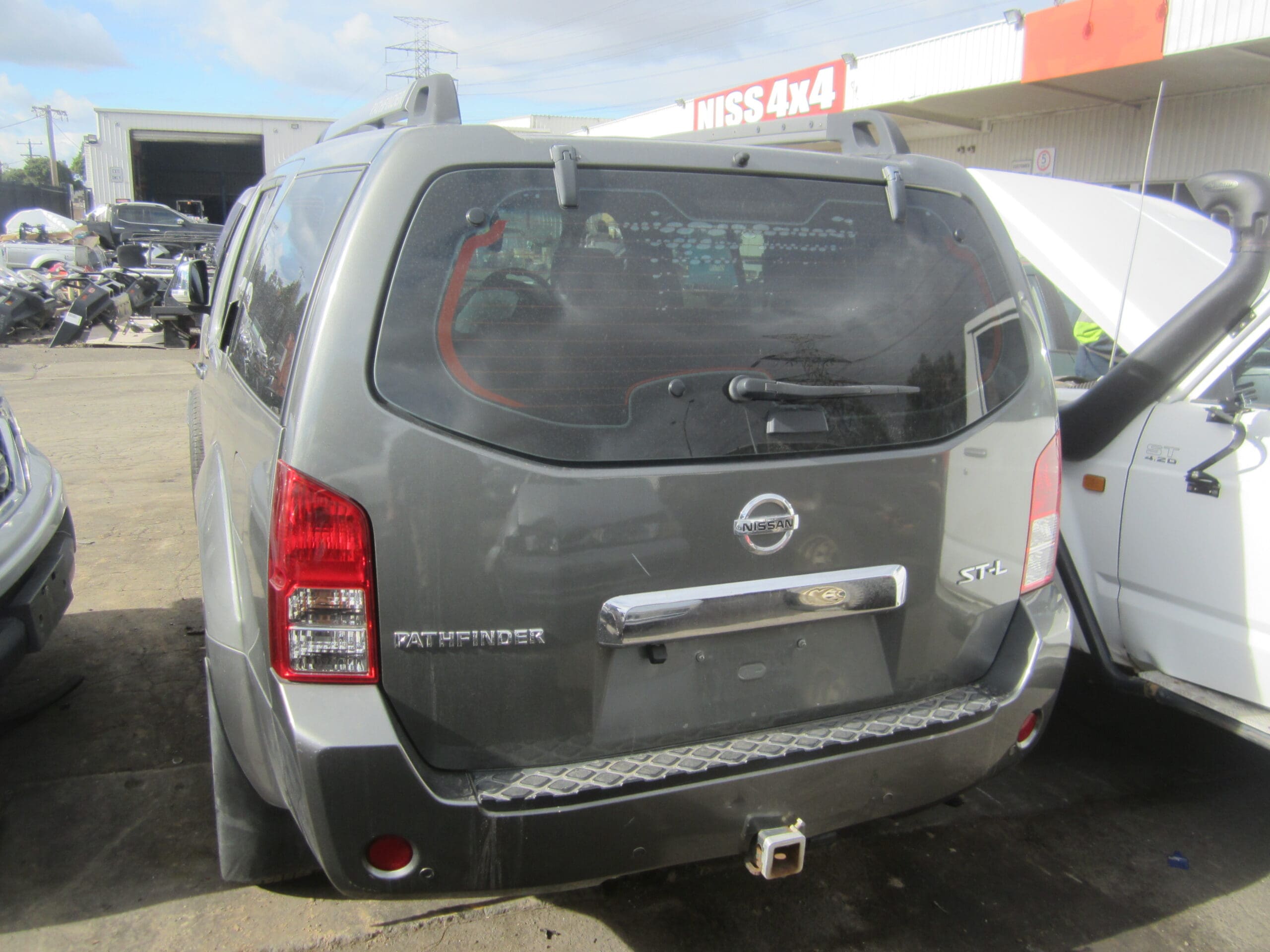 NISSAN PATHFINDER R51 YD25 DIESEL 2008 WRECKING