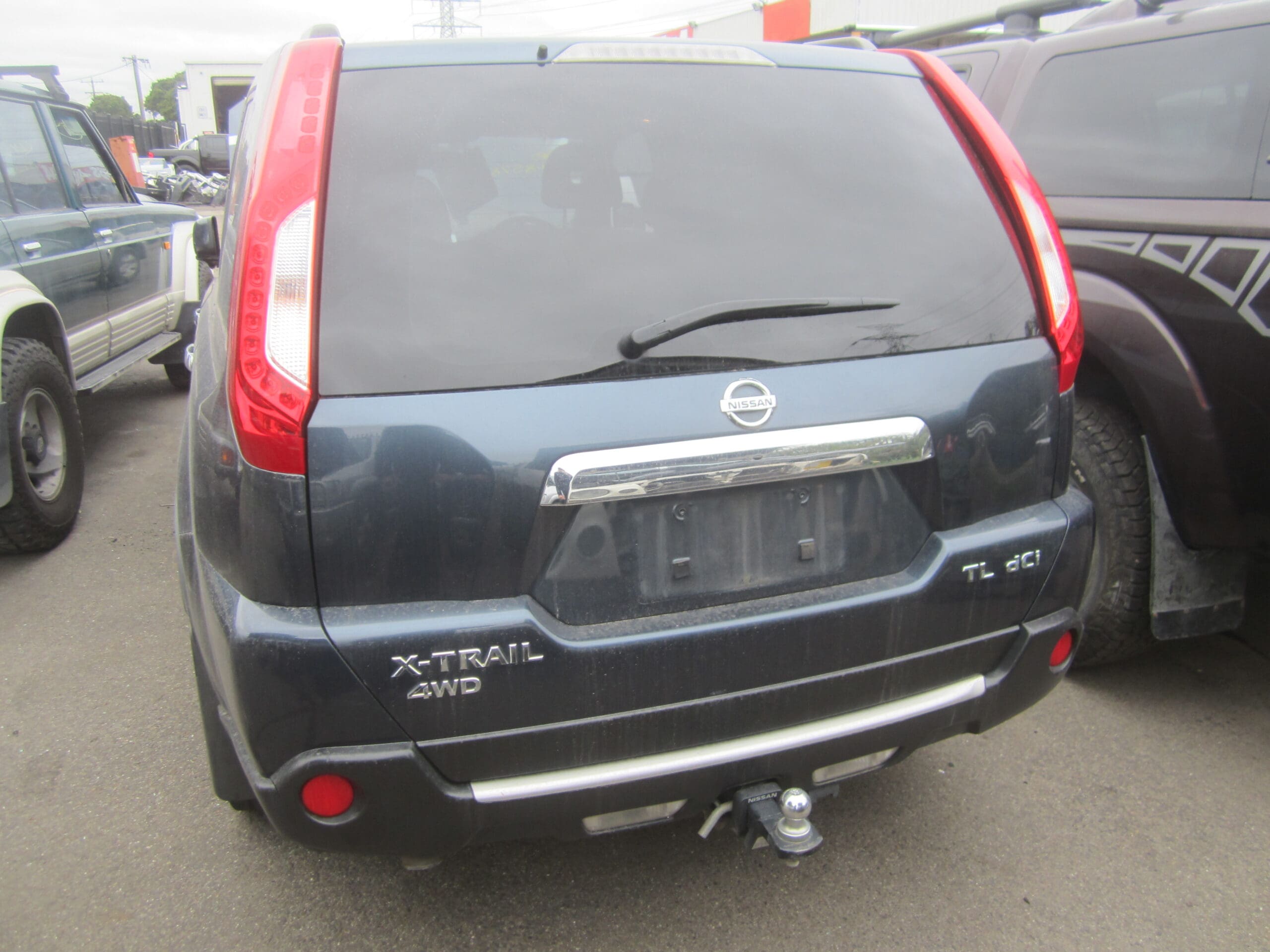 NISSAN X-TRAIL T31 TL M9R DIESEL 4X4 2012 WRECKING