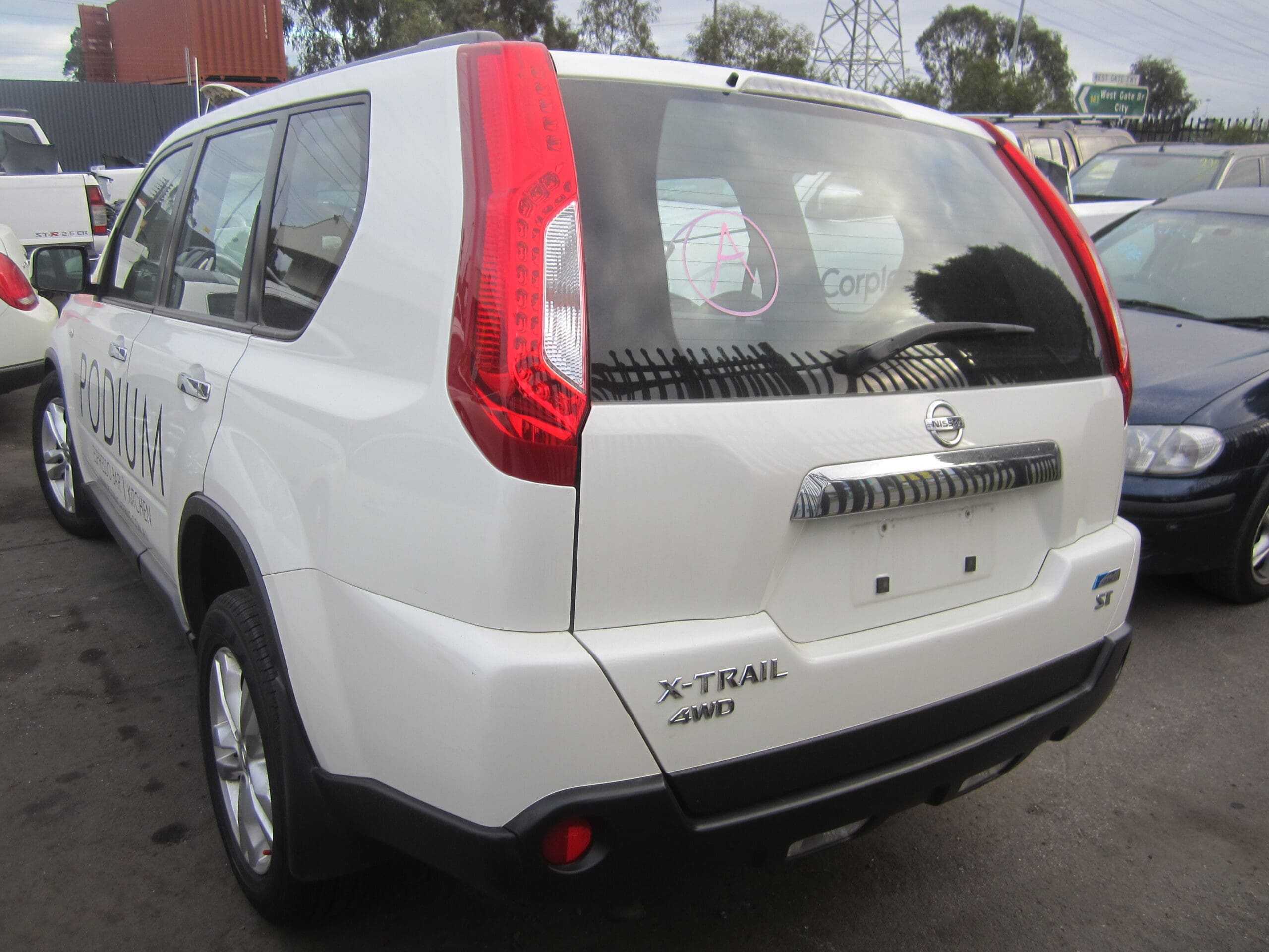 NISSAN X-TRAIL T31 ST QR25 4X4 2011 WRECKING