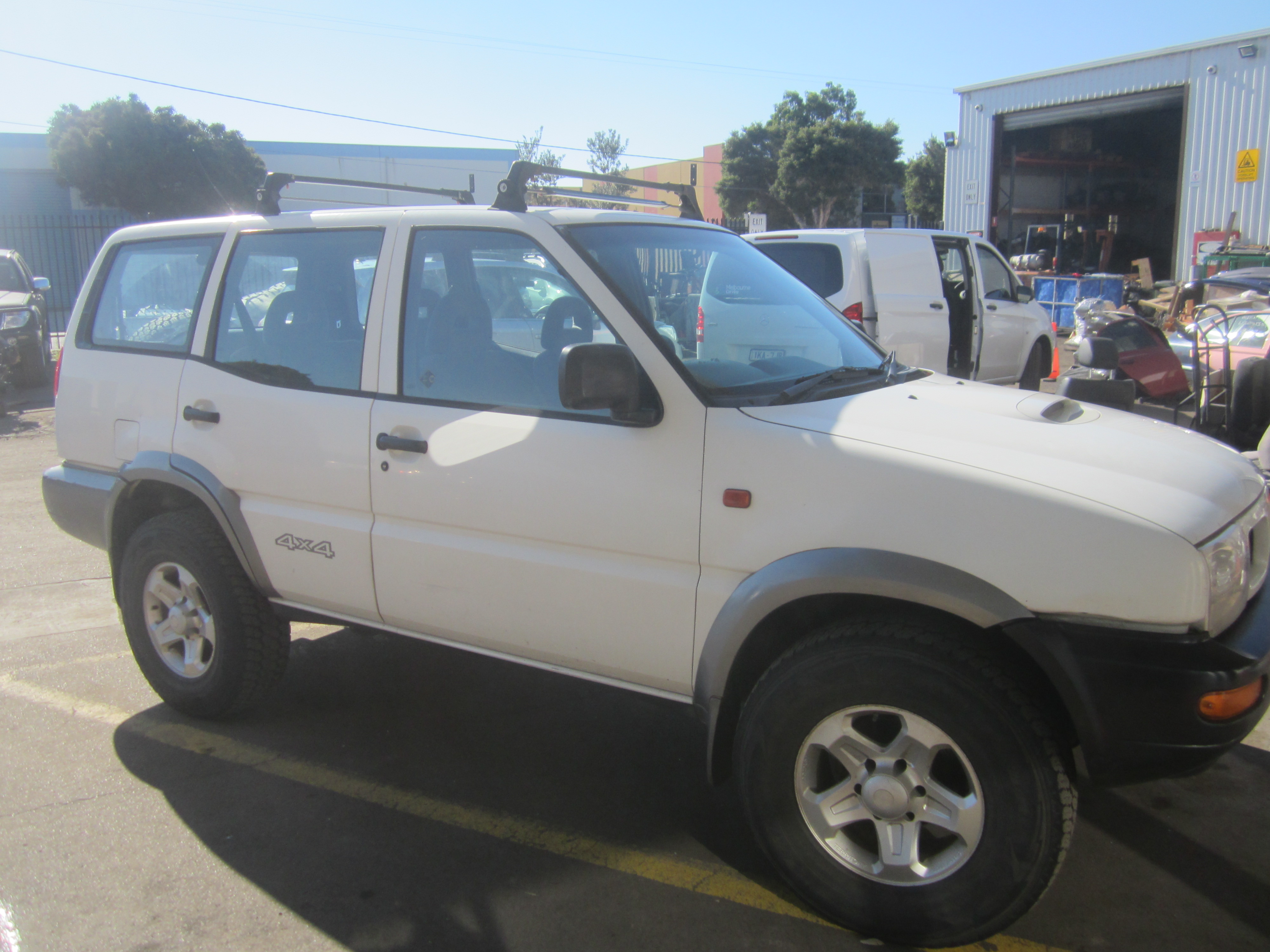 NISSAN TERRANO R20 KA24 PETROL 1998 WRECKING