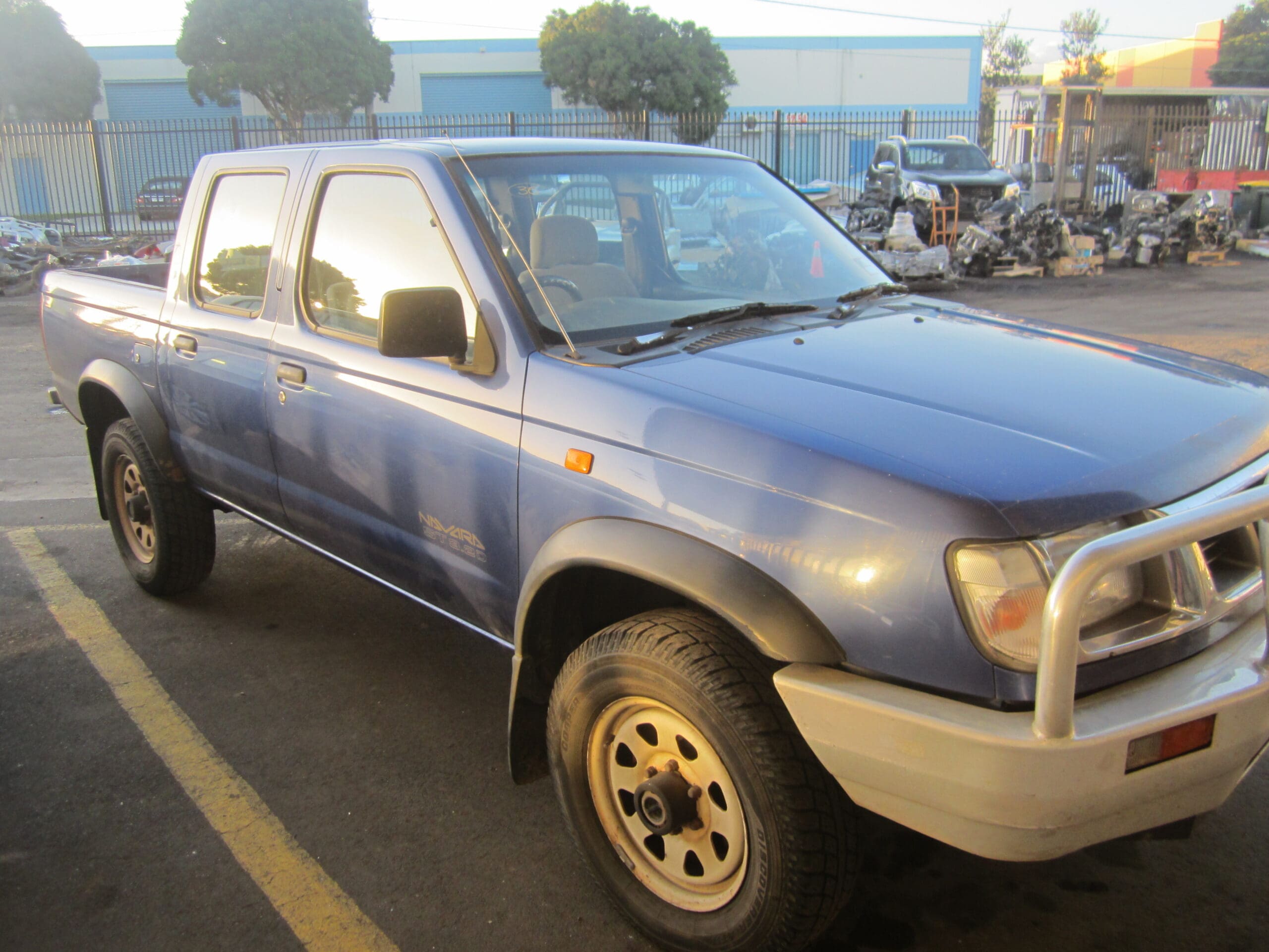 NISSAN NAVARA D22 ST DUALCAB QD32 DIESEL 4X4 1999 WRECKING