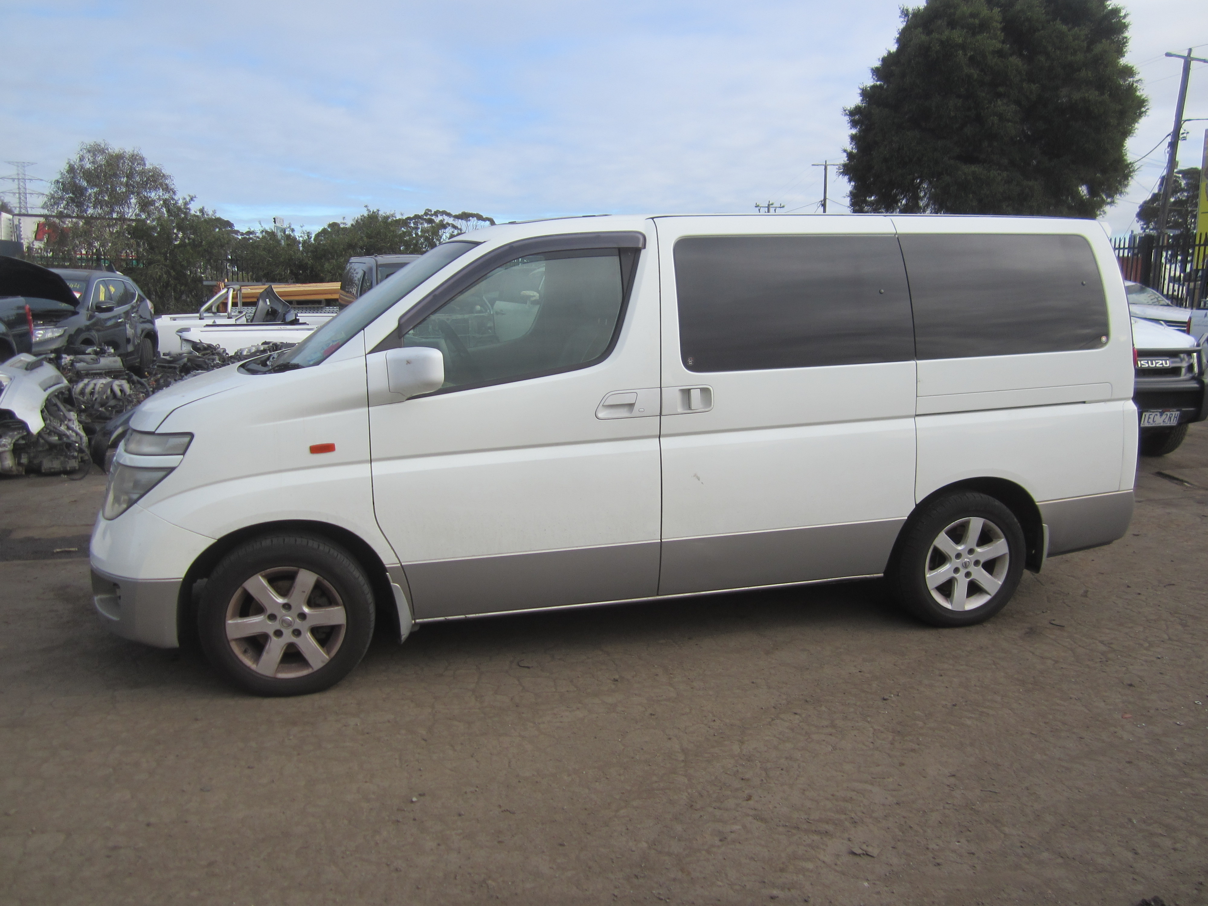 NISSAN ELGRAND E51 VQ35 AUTO 2008 WRECKING