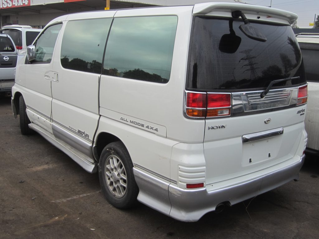 Nissan Elgrand e50