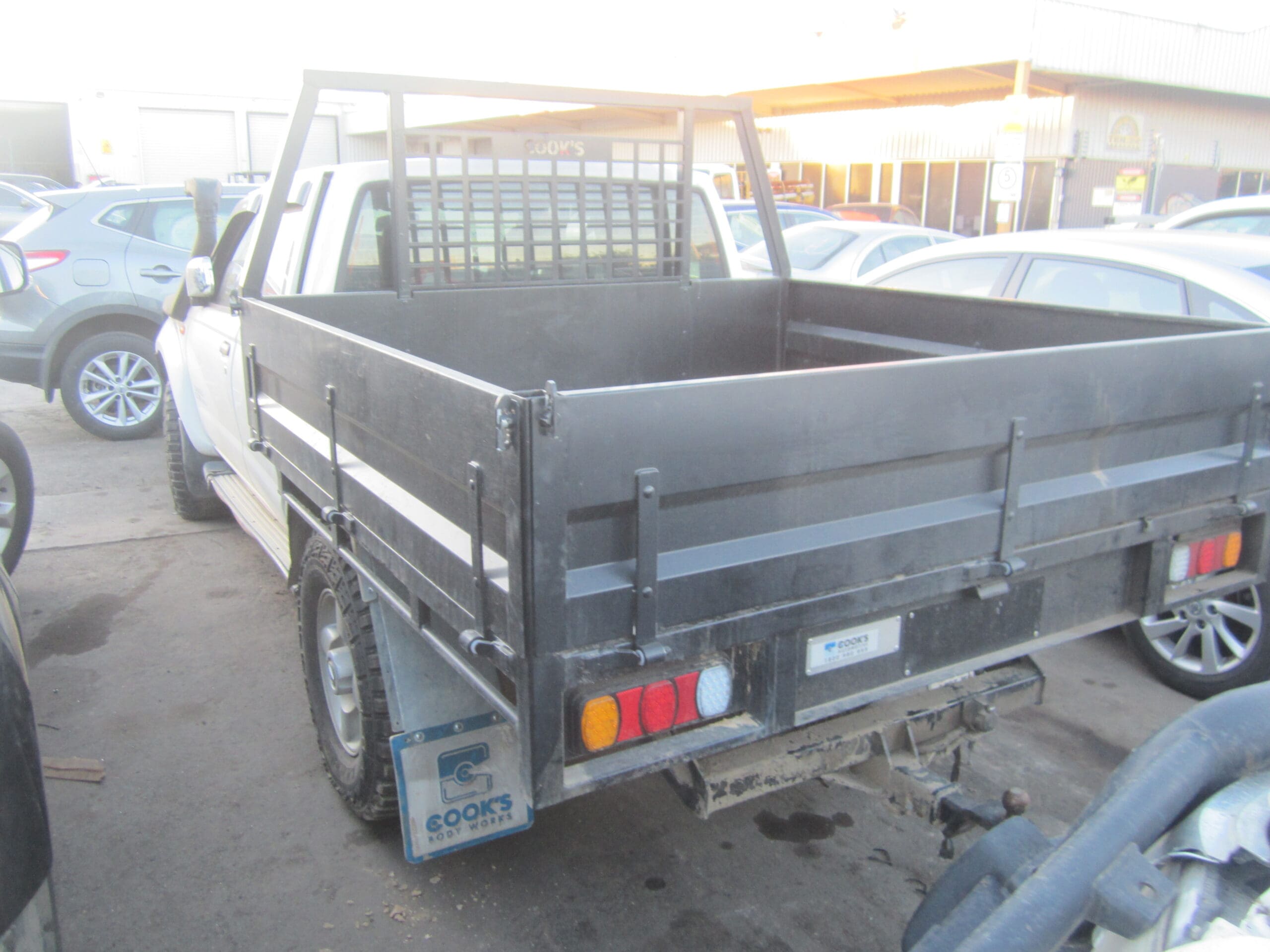 NISSAN NAVARA D22 YD25 DIESEL STEEL TRAY 2012 WRECKING