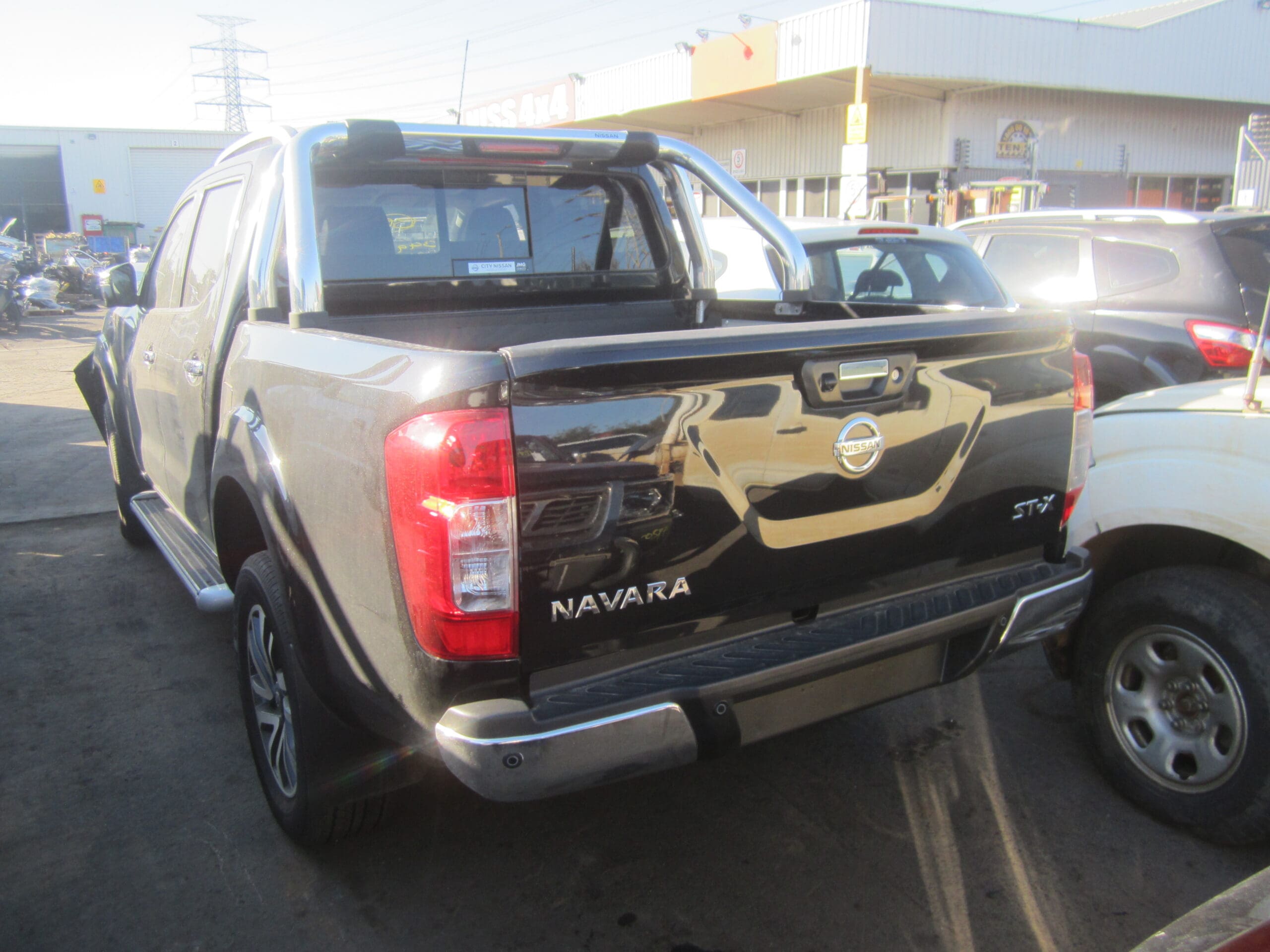 NISSAN NAVARA D23 NP300 ST-X 2.3 DIESEL 2015 WRECKING