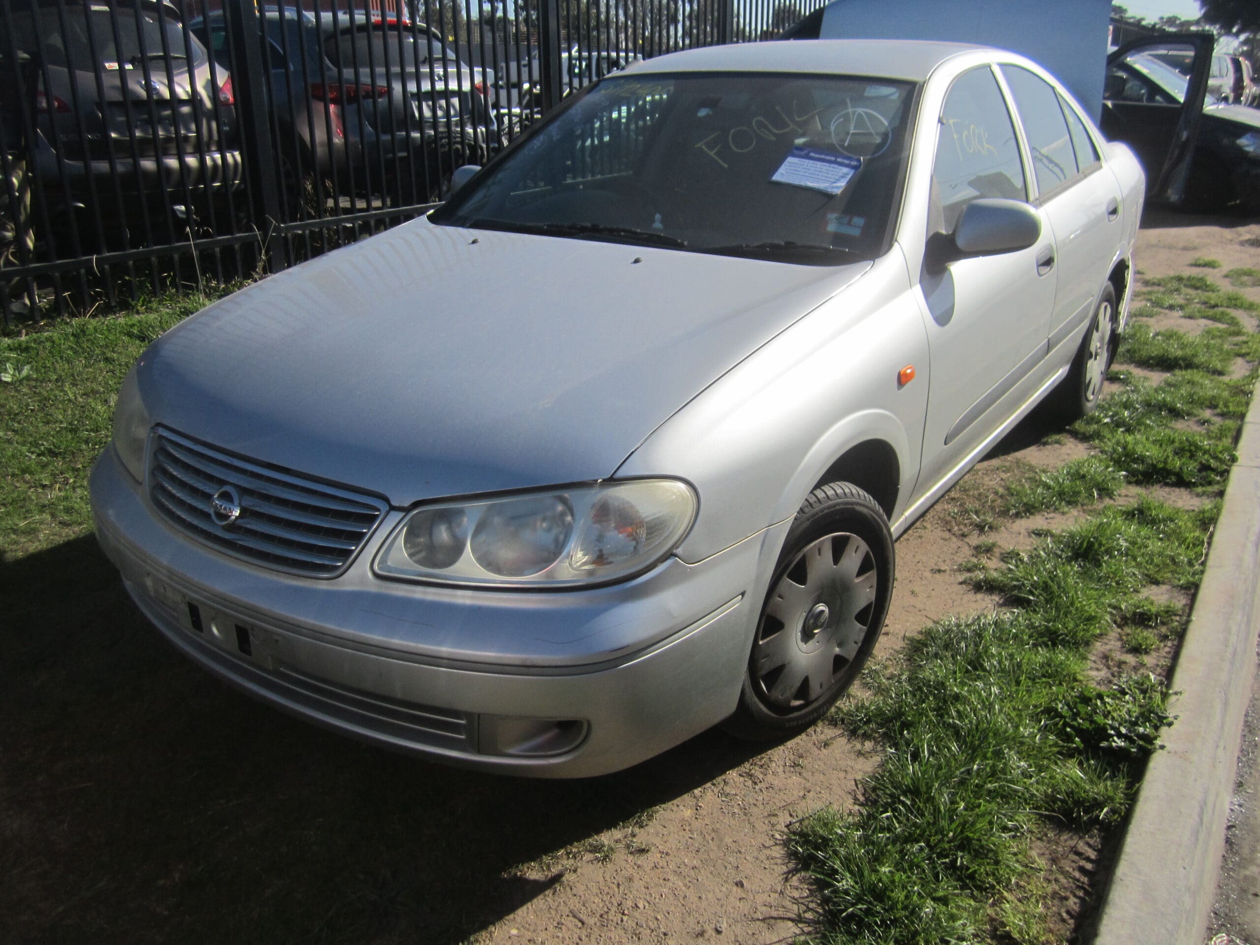 NISSAN PULSAR N16 SEDAN 1.8 2005 WRECKING