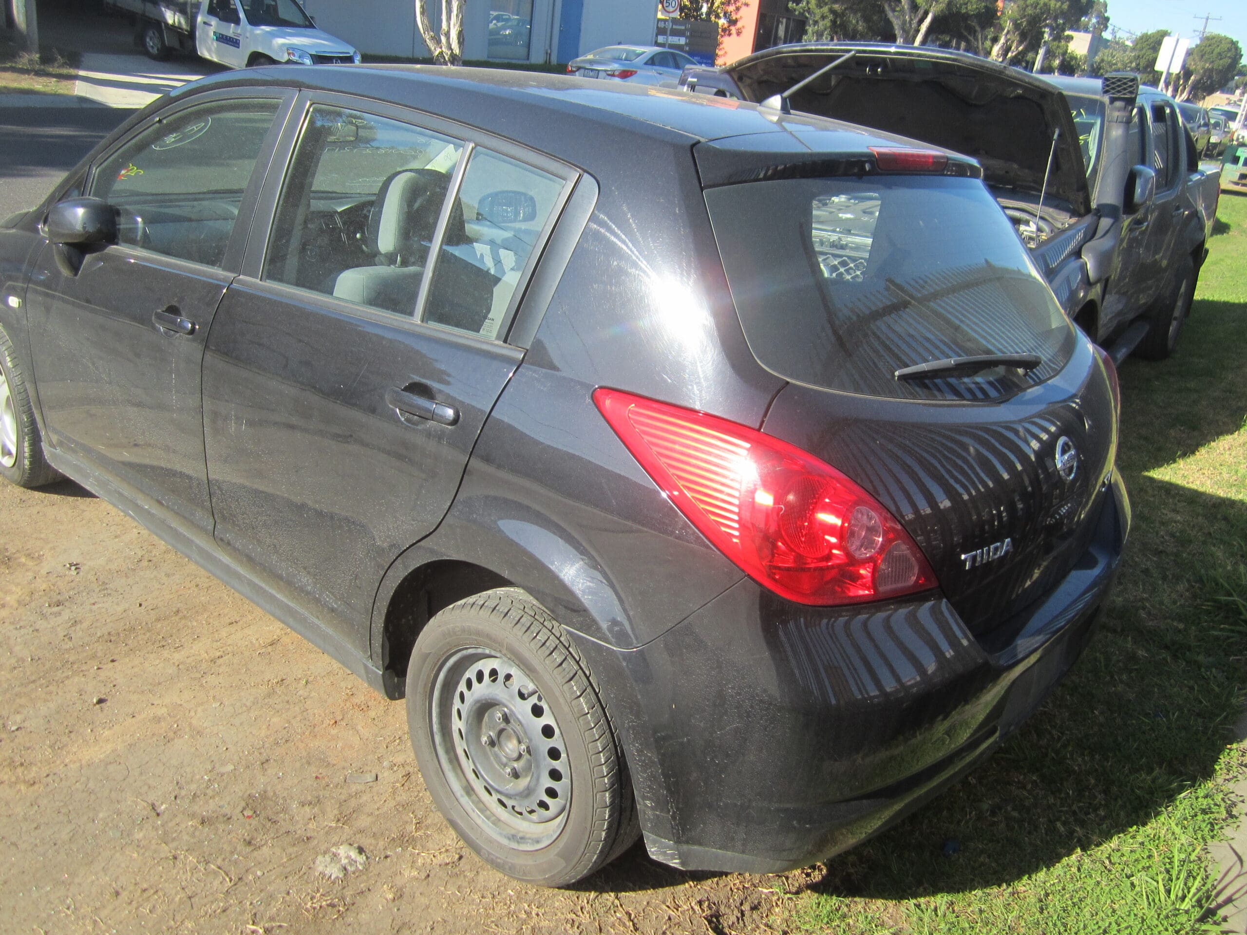 NISSAN TIIDA C11 HATCH 1.8 BLACK 2009 WRECKING
