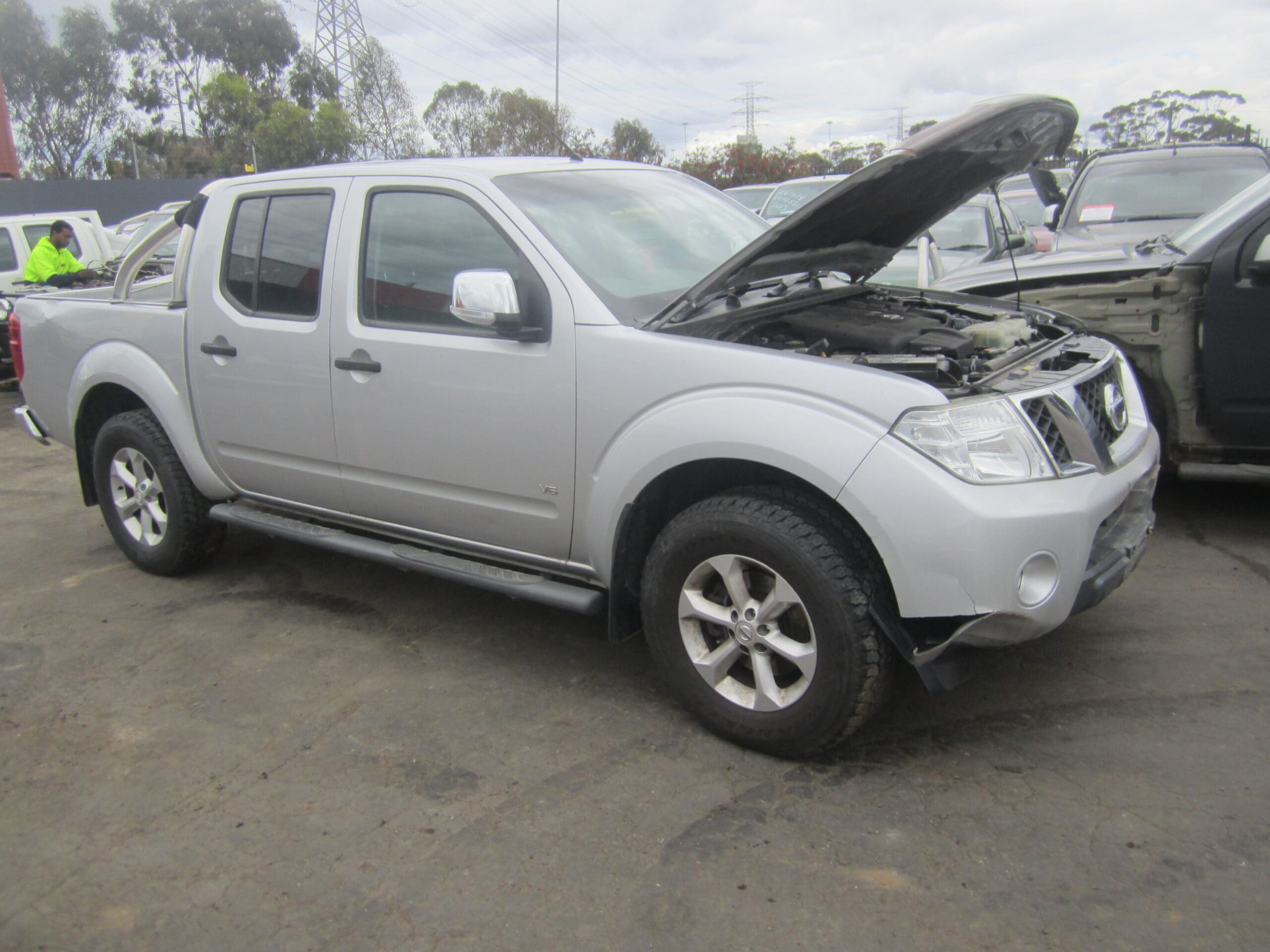 NISSAN NAVARA D40 VQ40 V6 PETROL ST-X AUTO SILVER 2008 WRECKING