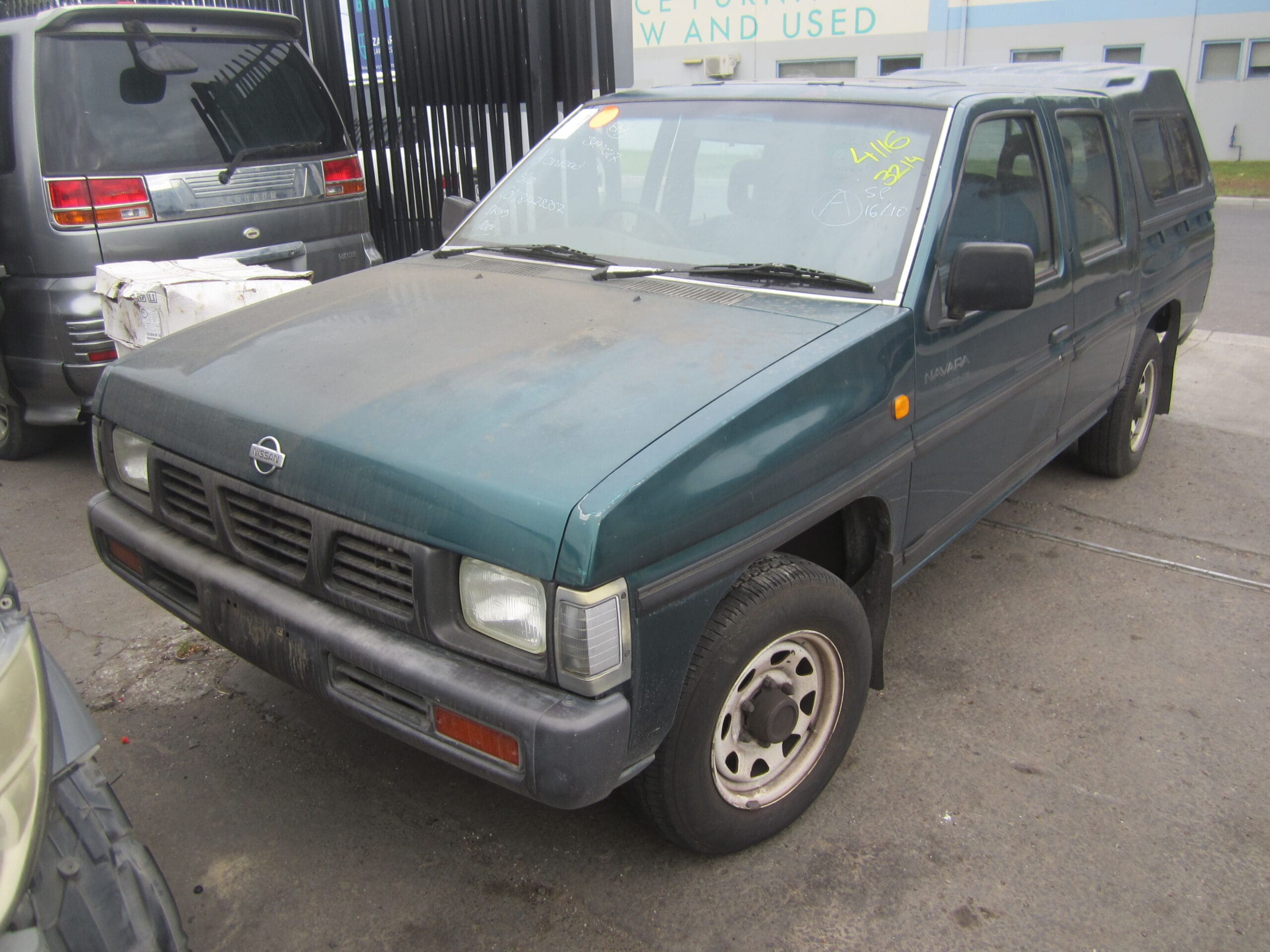 NISSAN NAVARA D21 DUALCAB VG30 V6 PETROL 1994 WRECKING