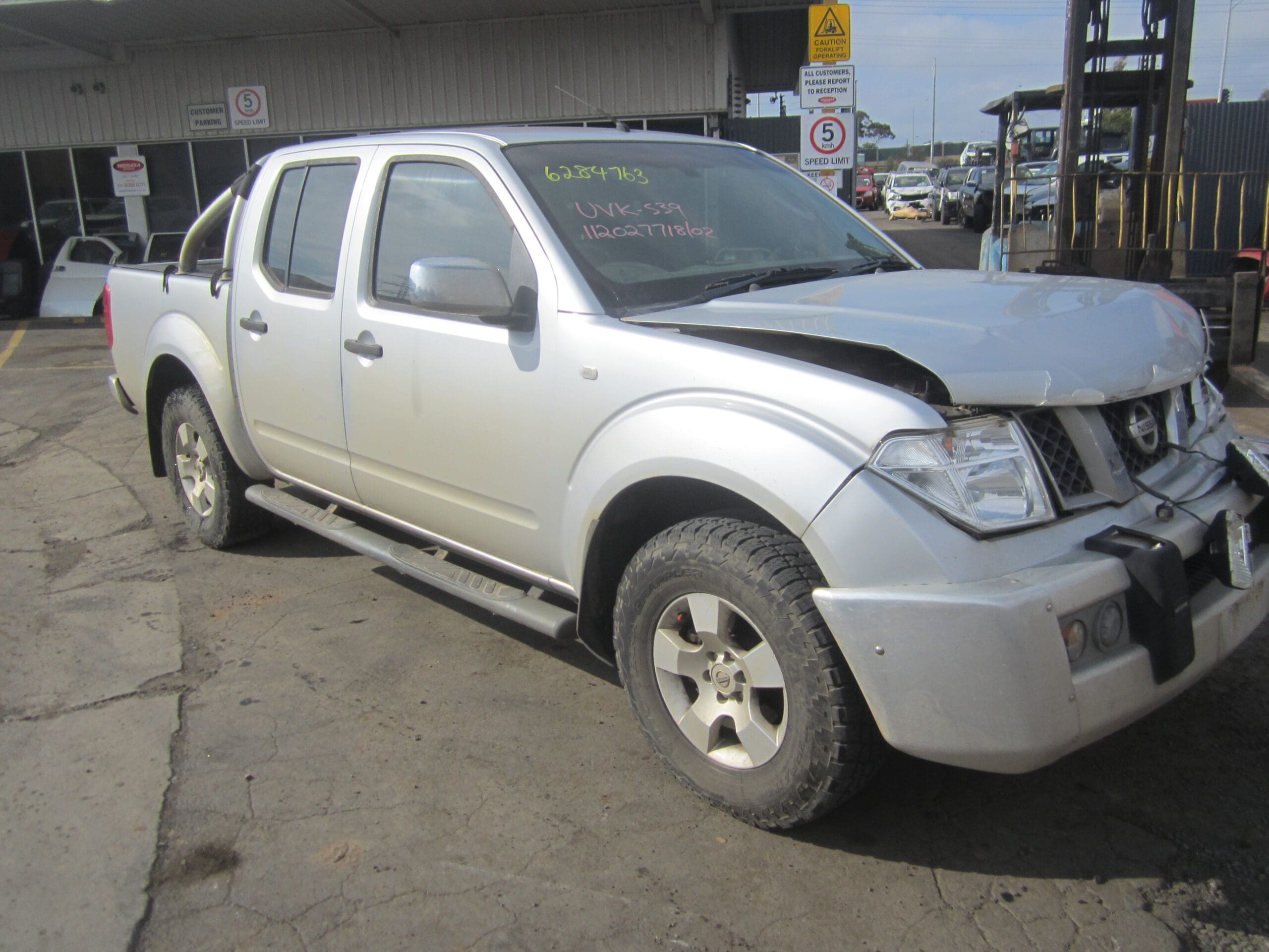 NISSAN NAVARA D40 VSK SPAIN ST-X DIESEL SILVER 2010 WRECKING