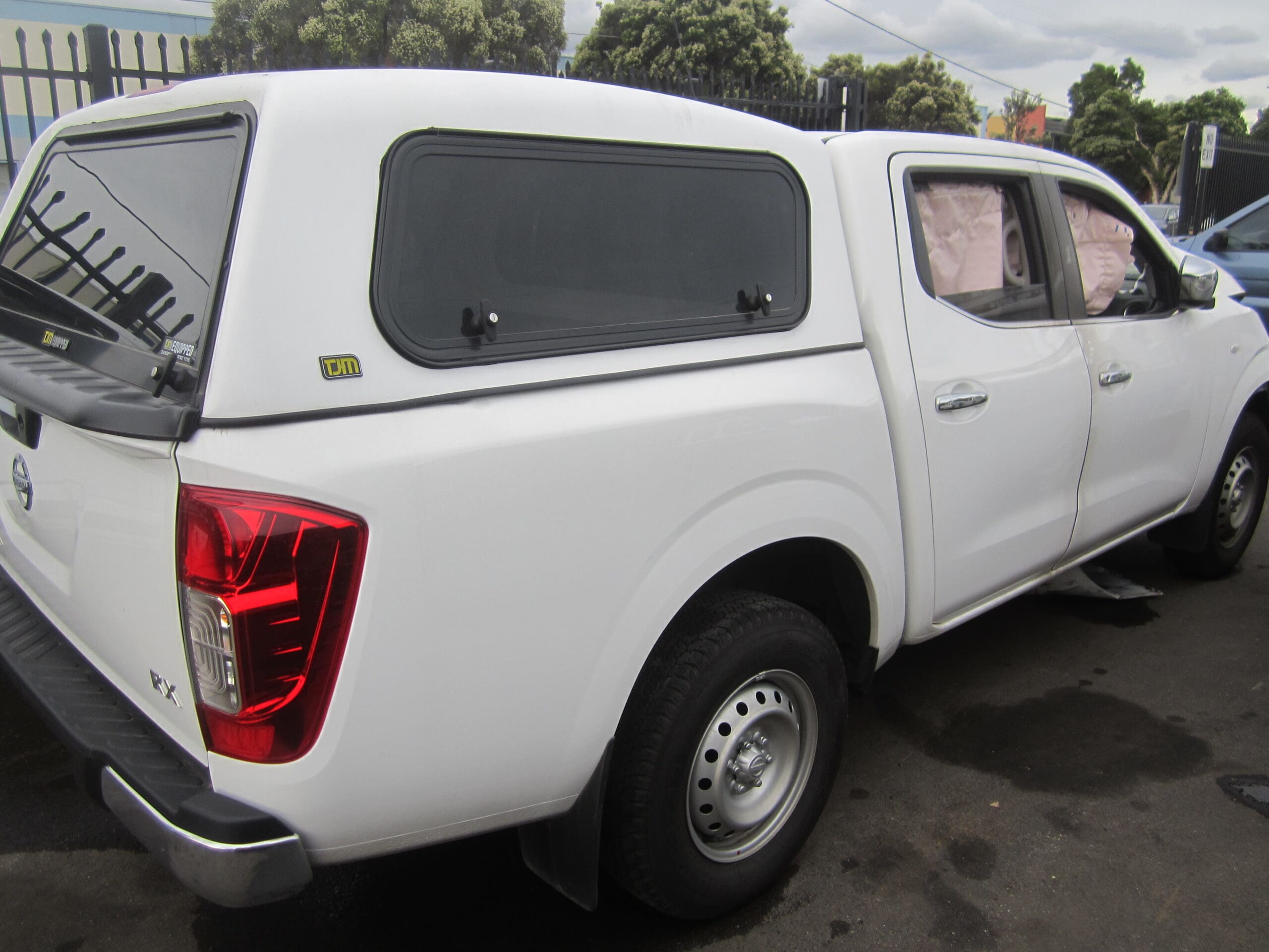 NISSAN NAVARA D23 NP300 RX DIESEL 2015 WRECKING