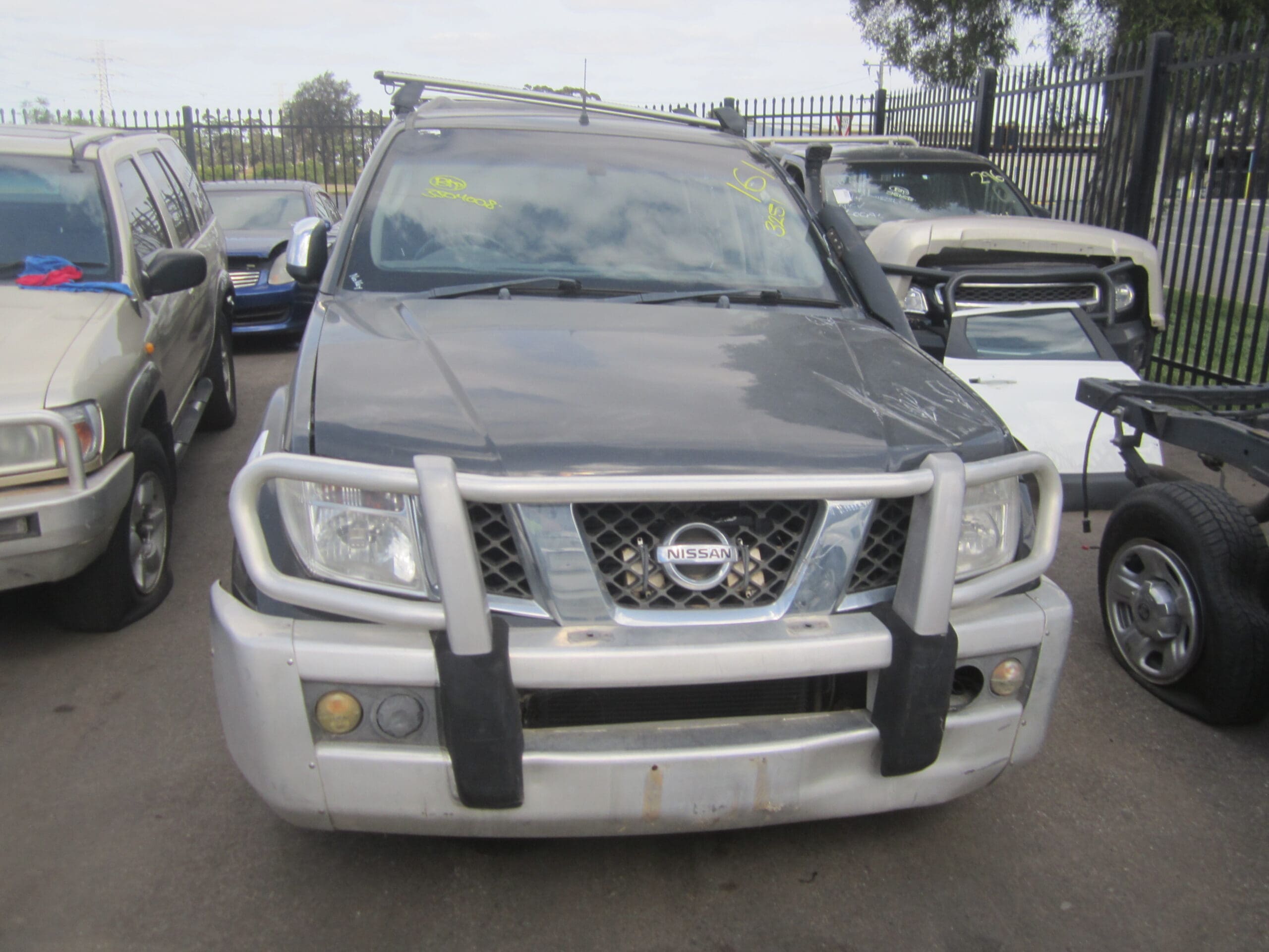 NISSAN NAVARA D40 VSK SPAIN ST-X YD25  4X4 2009 WRECKING