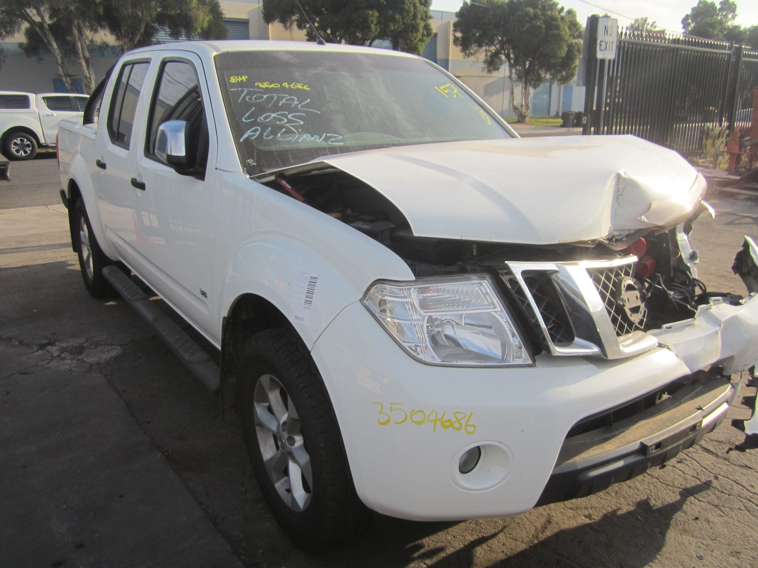 NISSAN NAVARA D40 ST-X 550 V9X V6 DIESEL AUTO 4X4 2012 WRECKING