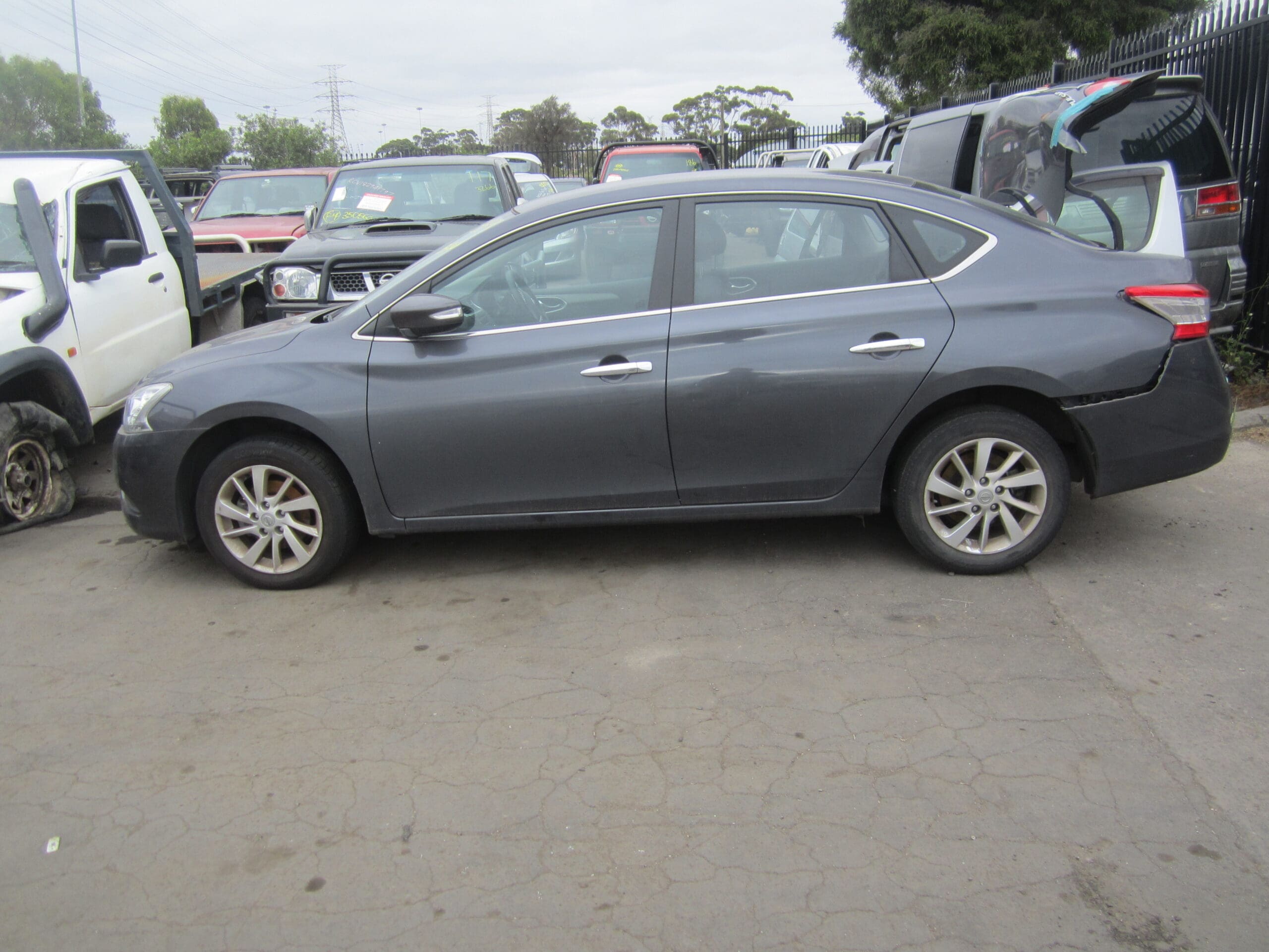 NISSAN PULSAR B17 SEDAN 1.8 AUTO 2013 WRECKING
