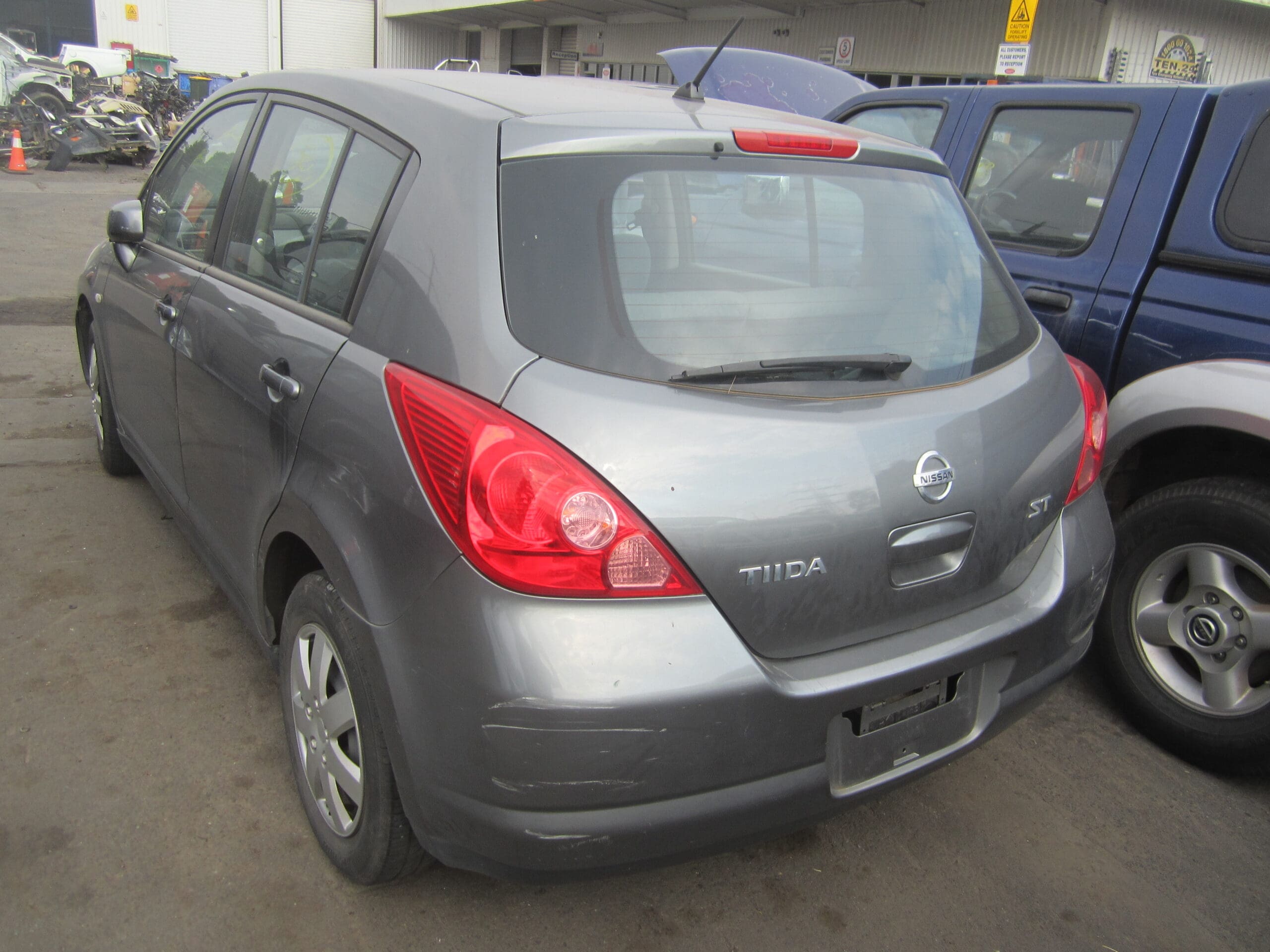 NISSAN TIIDA C11 ST HATCH 1.8 2008 WRECKING