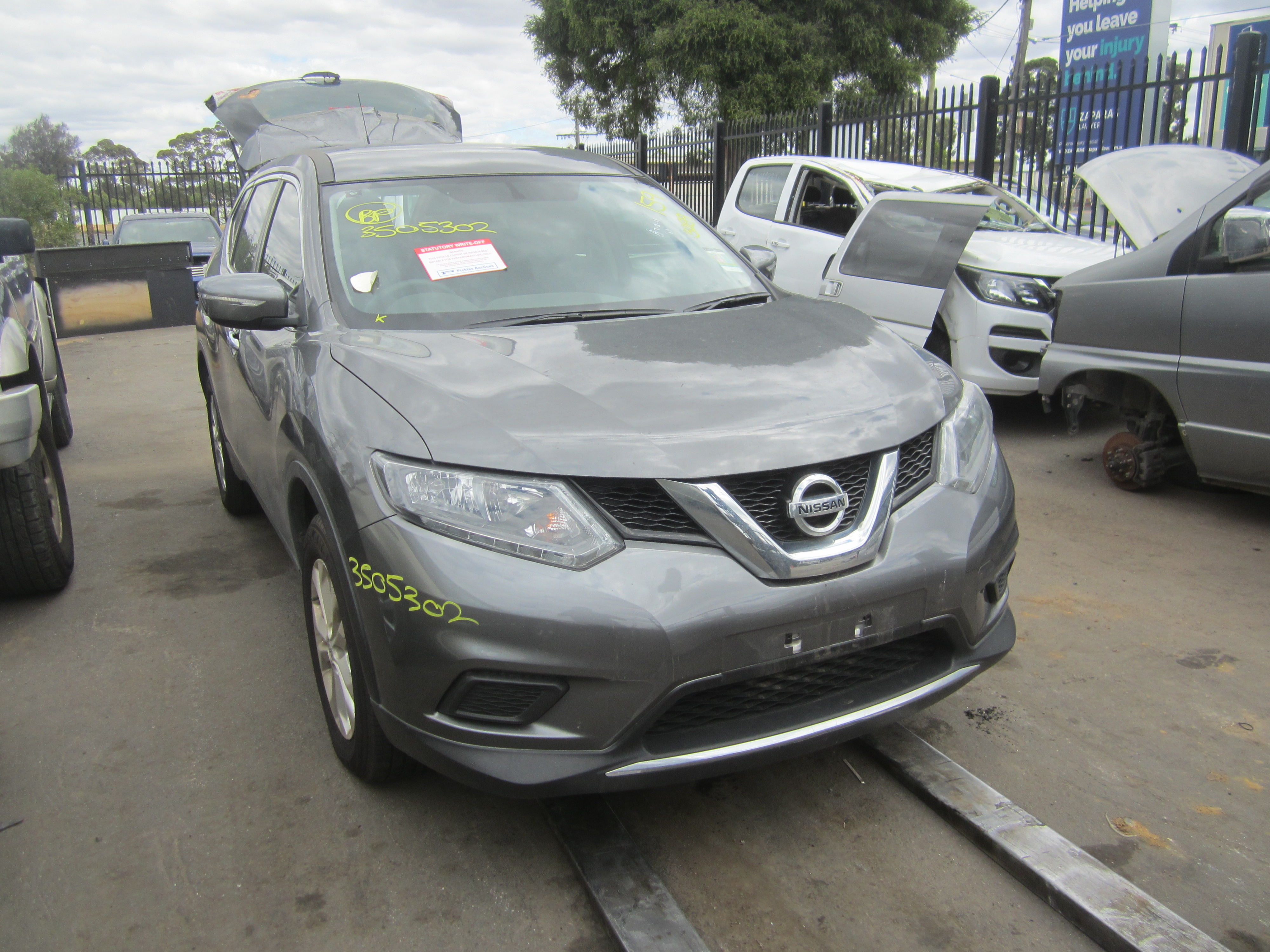 NISSAN X-TRAIL T32 QR25 2015 WRECKING