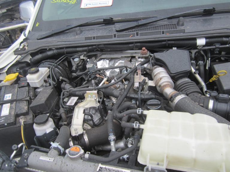 NISSAN NAVARA D40 STX 550 V6 TURBO DIESEL 2012 WRECKING