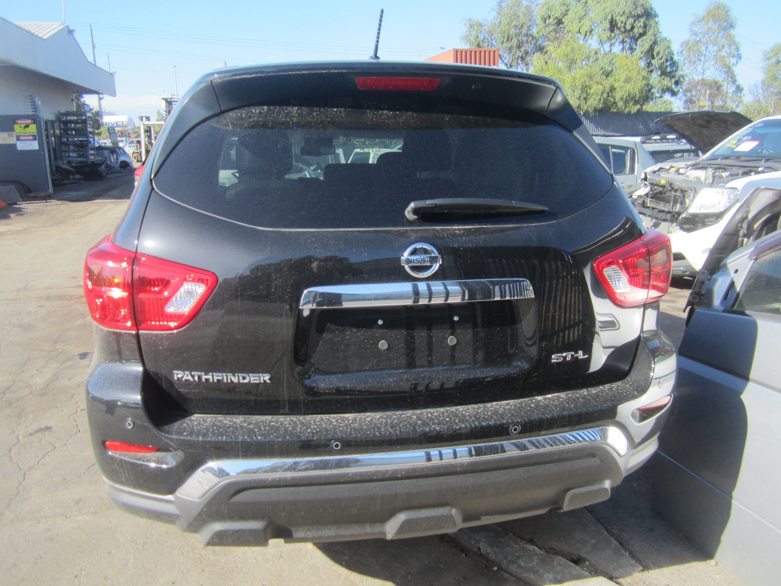 NISSAN PATHFINDER R52 ST-L 2WD V6 AUTO 2018 WRECKING