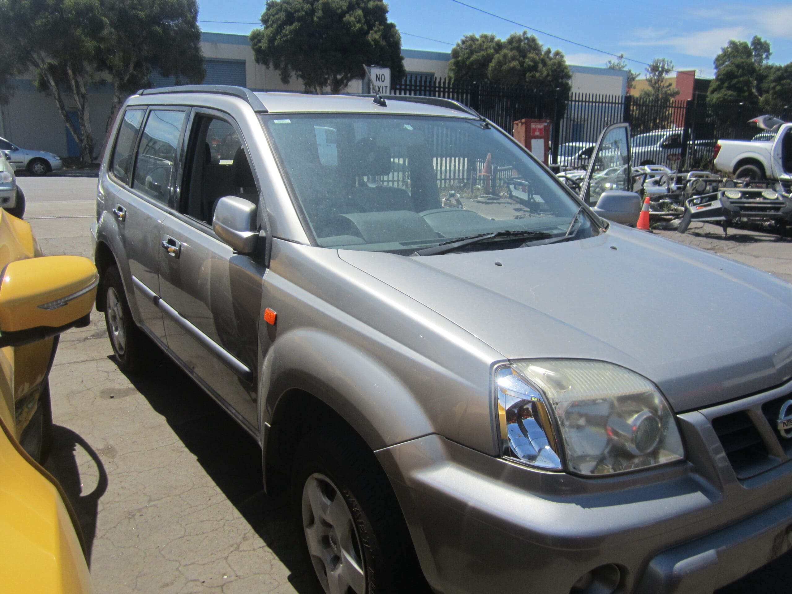 NISSAN X-TRAIL T30 4X4 QR25 2005 WRECKING