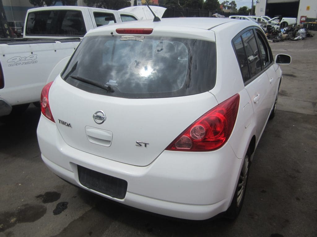 NISSAN TIIDA C11 HATCH ST 1.8 WHITE 2008 WRECKING