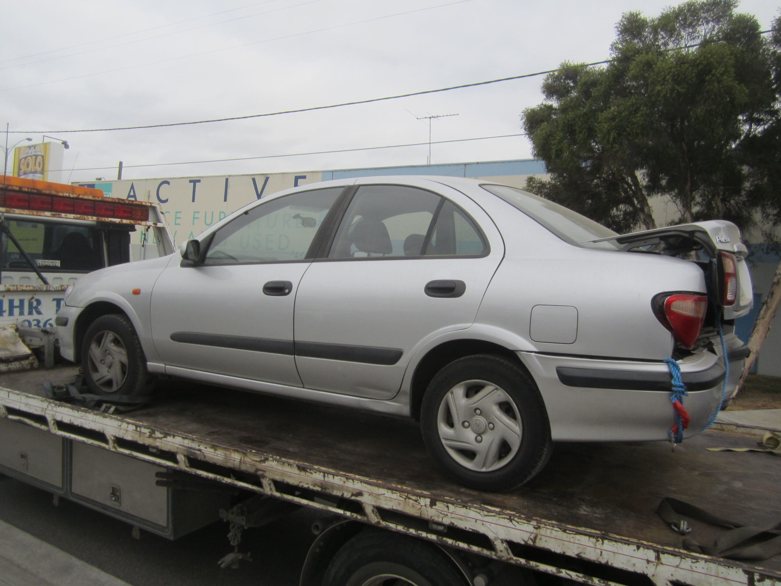 NISSAN PULSAR N16 1.8 SILVER 2004 WRECKING