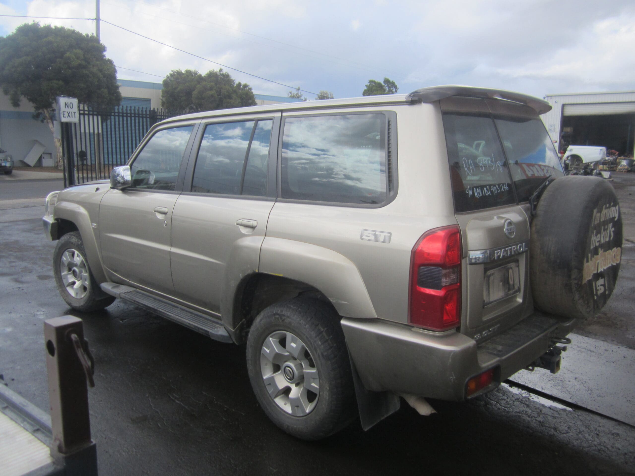NISSAN PATROL Y61 ZD30 ST DIESEL MANUAL 2004 WRECKING