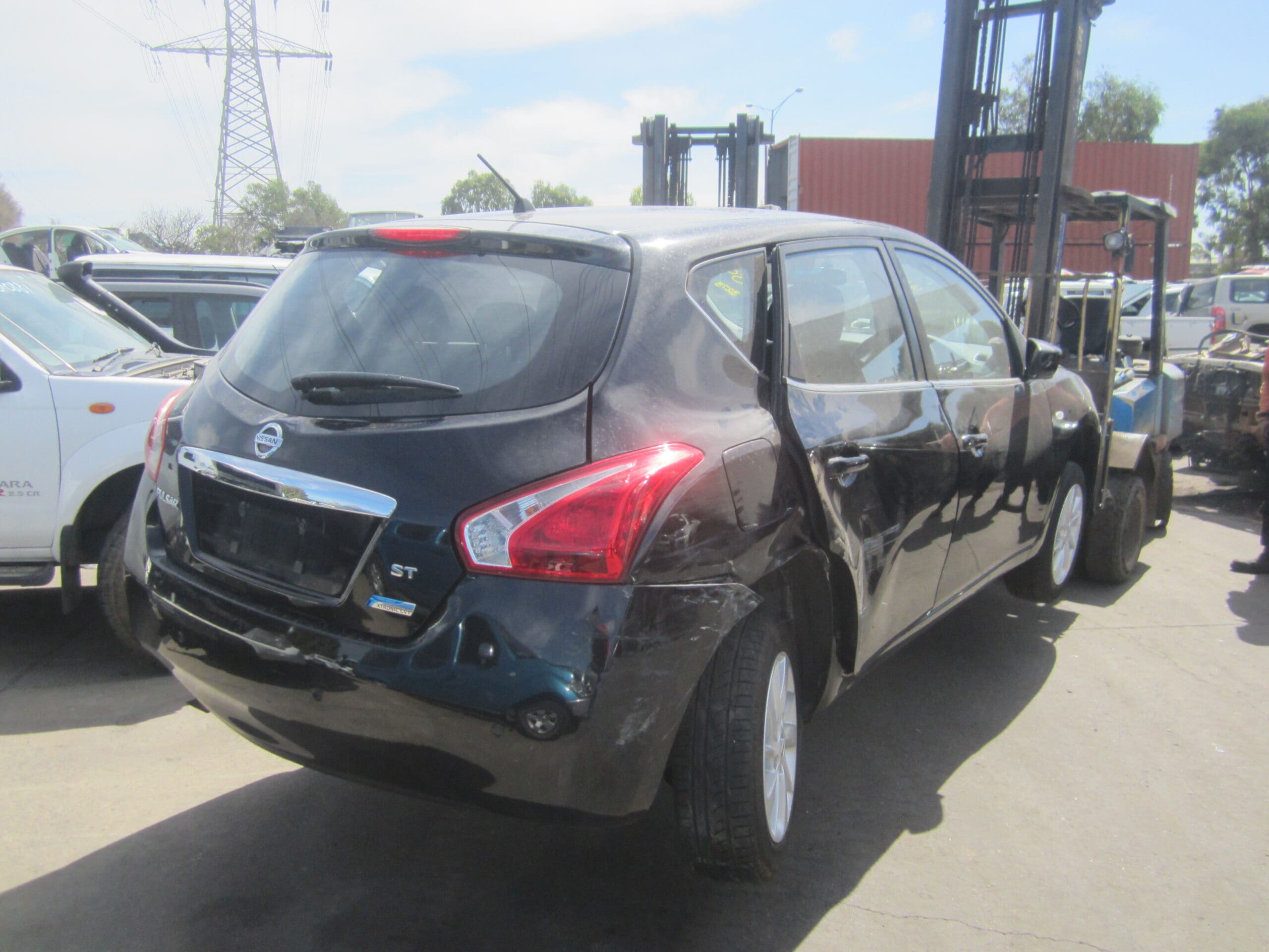 NISSAN PULSAR C12 HATCH 1.8 BLACK 2008 WRECKING