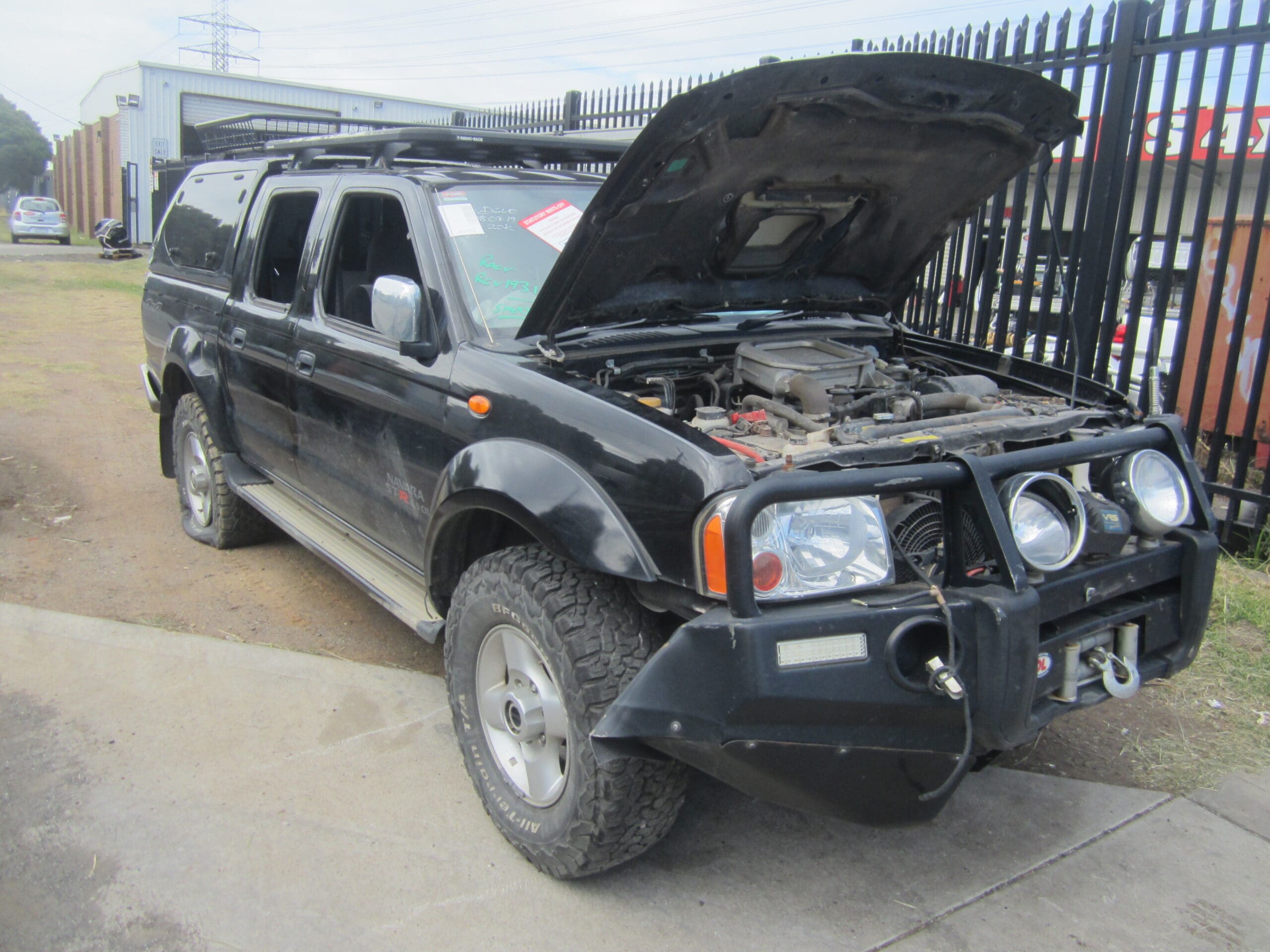 NISSAN NAVARA D22 ST-R YD25 DIESEL BLACK 2012 WRECKING