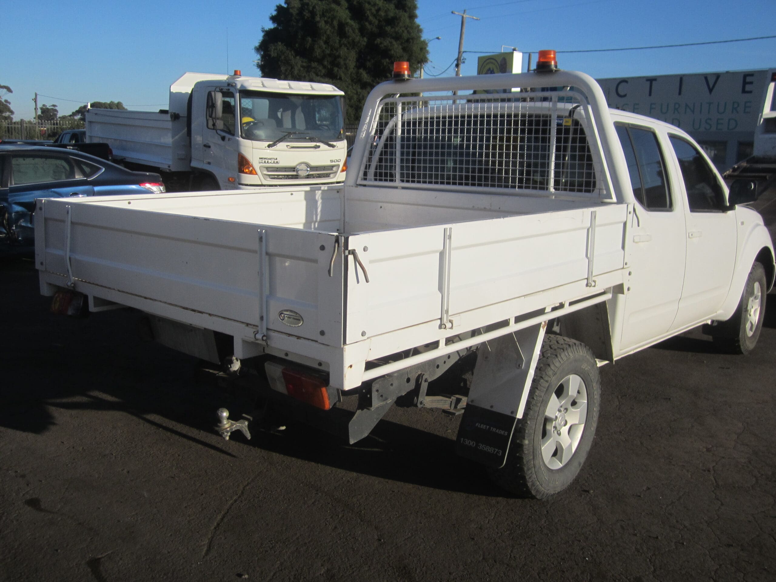 NISSAN NAVARA D40 MNT KING CAB WHITE TRAY 2012 WRECKING
