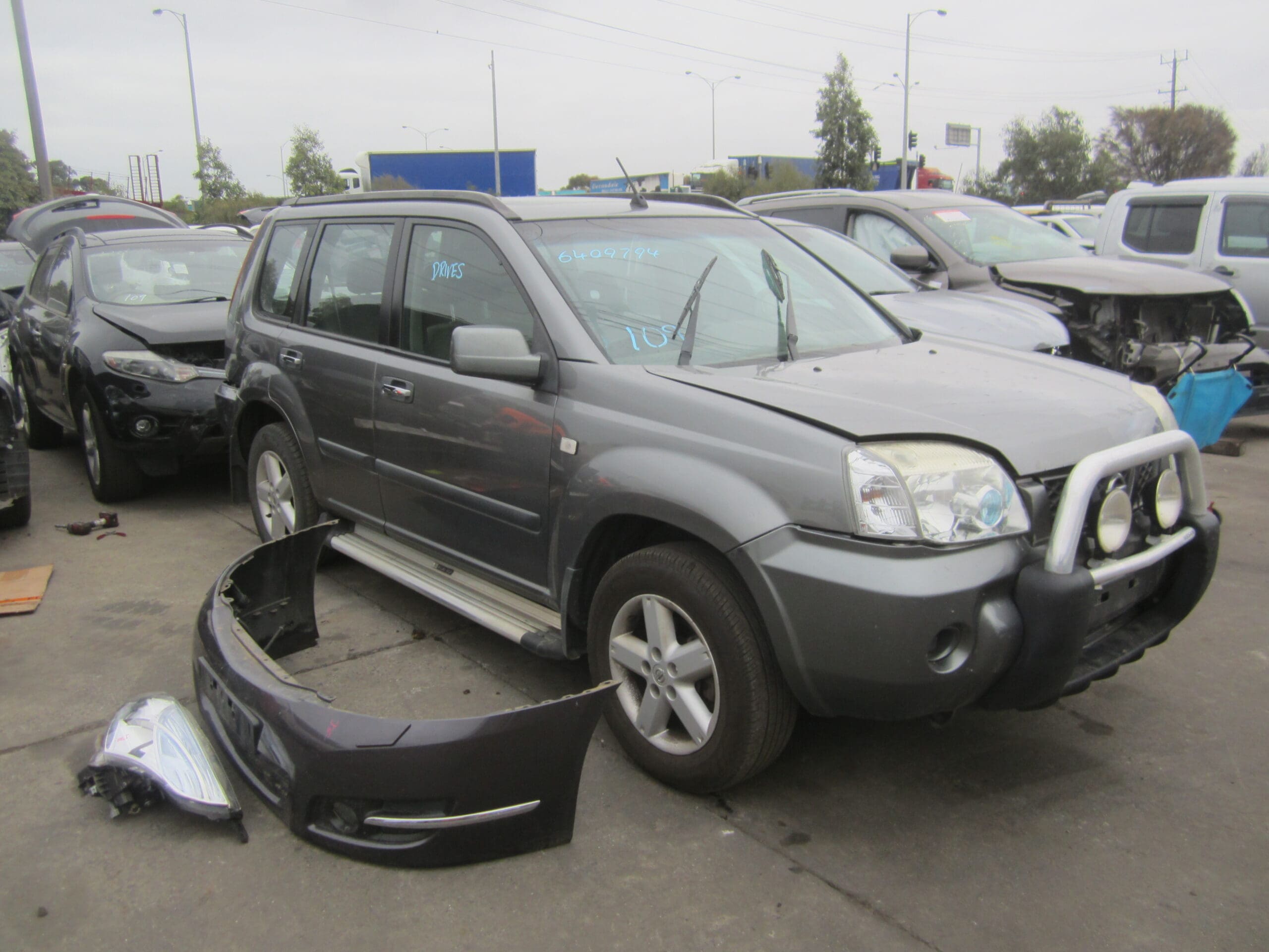 NISSAN X-TRAIL T30 QR25 PETROL ENGINE 4X4 2005 WRECKING