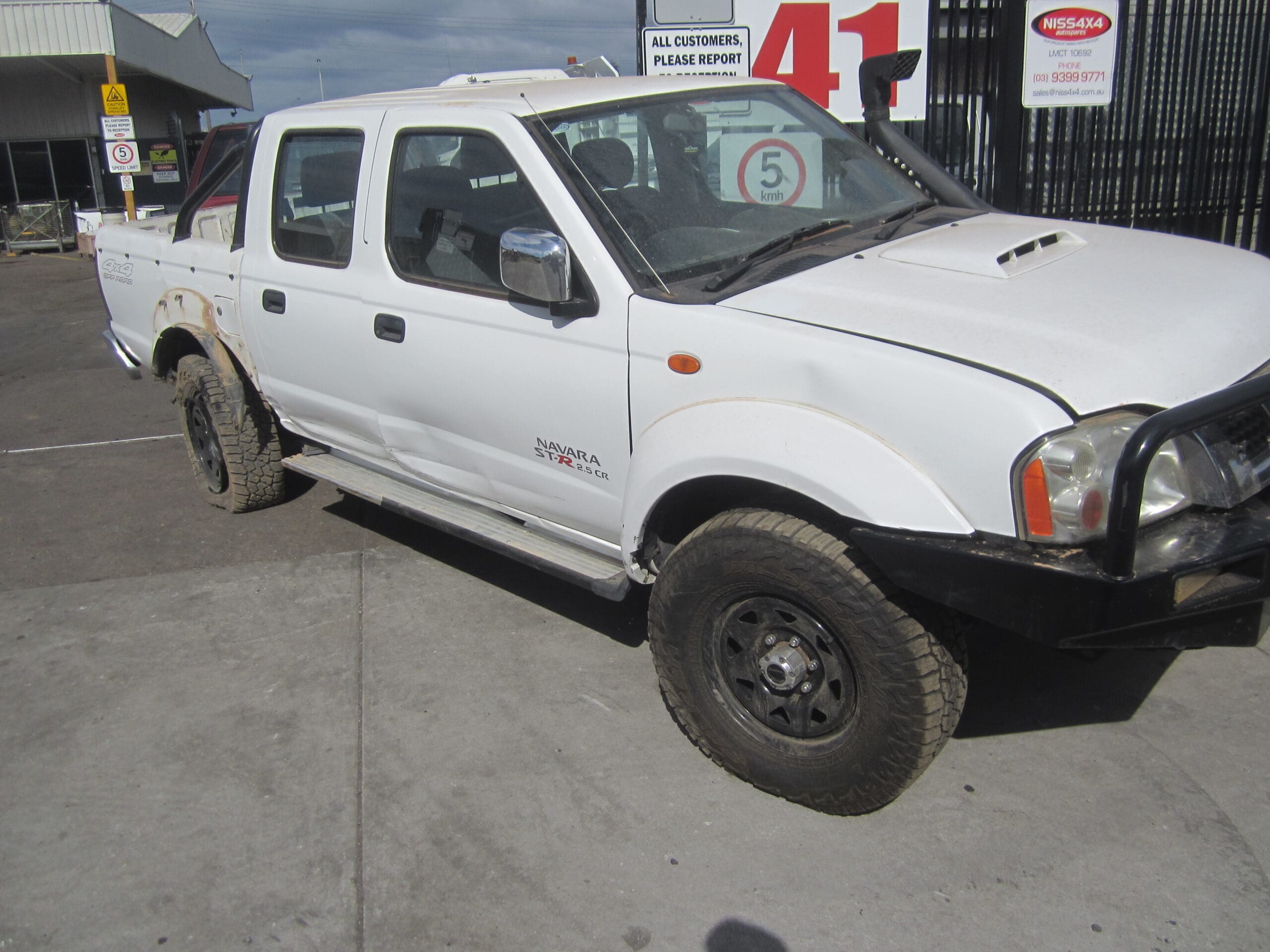 NISSAN NAVARA D22 YD25 DIESEL 4X4 ST-R DUALCAB 2012 WRECKING