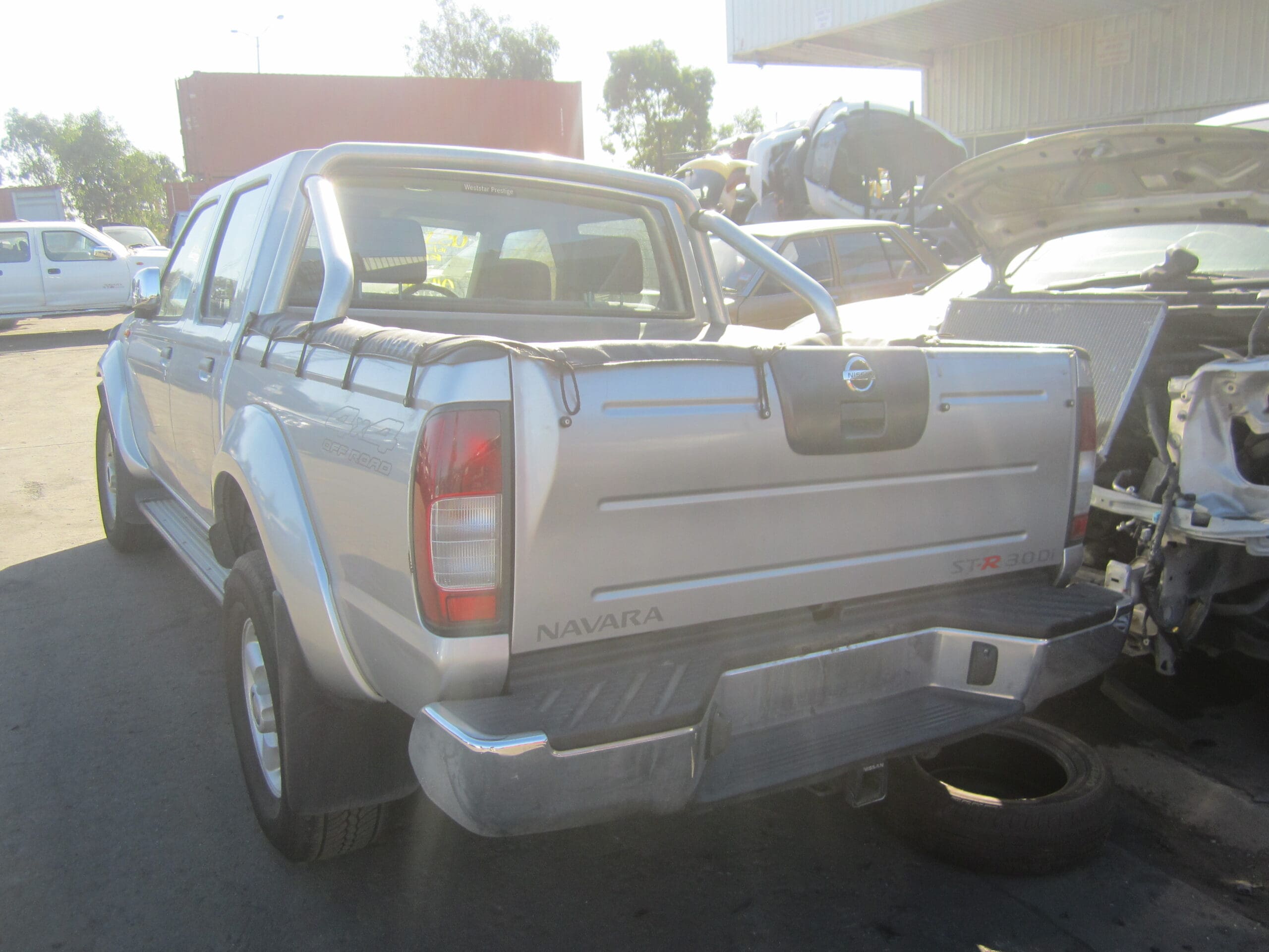 NISSAN NAVARA D22 ST-R 3.0 ZD30 DIESEL SILVER 2004 WRECKING