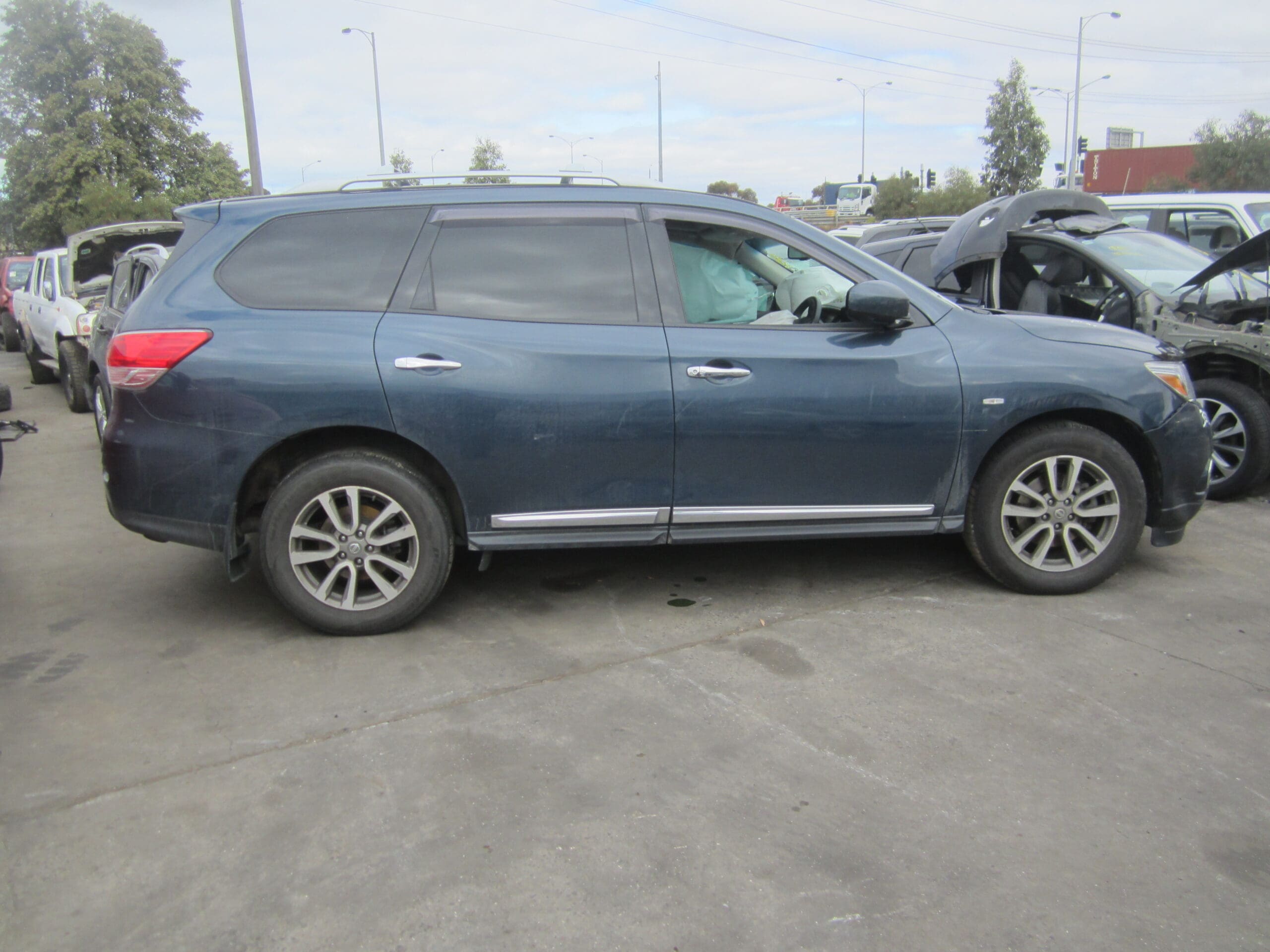 NISSAN PATHFINDER R52 ST-L 4X4 VQ35 V6 AUTO 2015 WRECKING