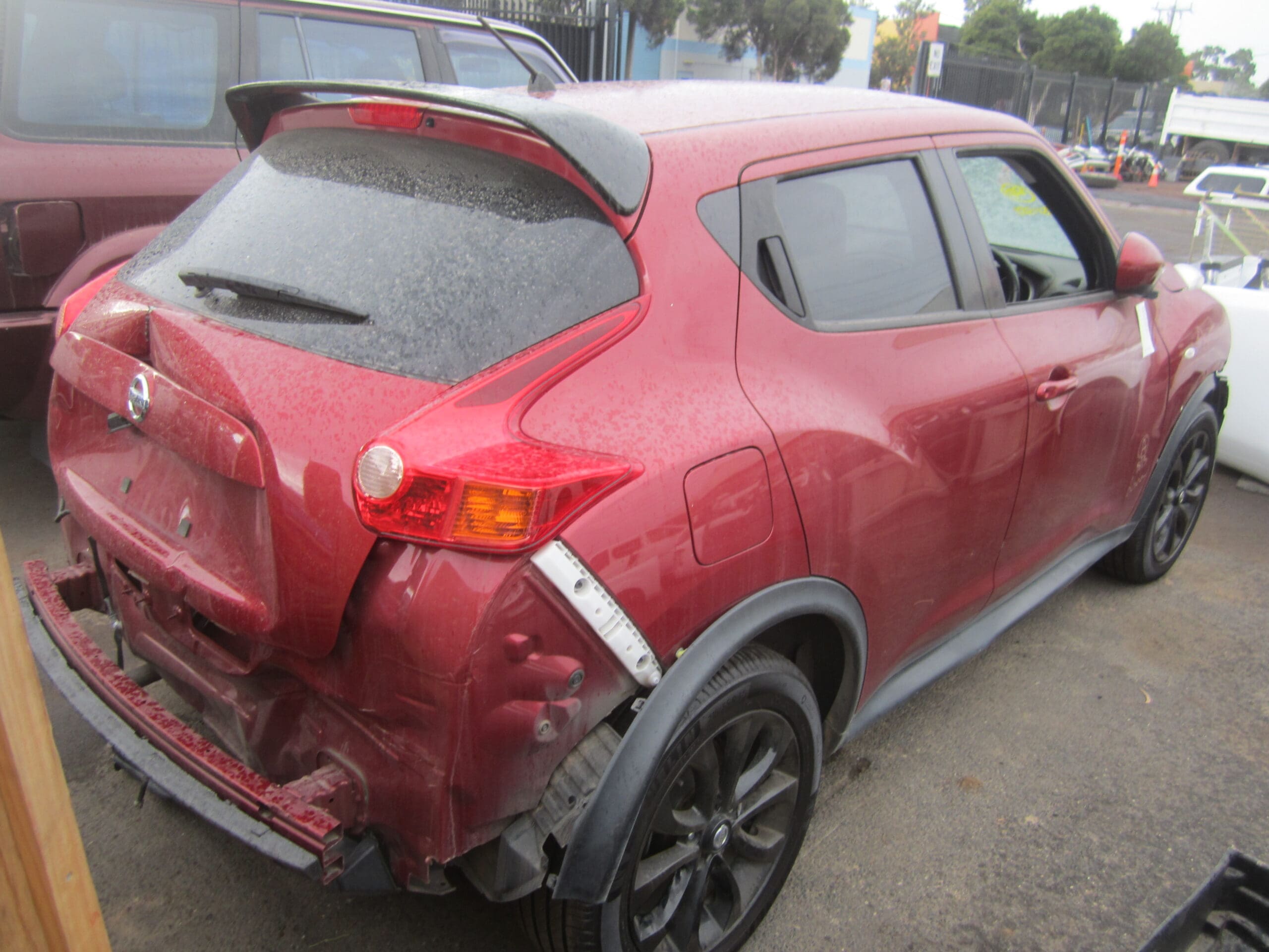 NISSAN JUKE F15 1.6 PETROL AUTO 2012 WRECKING