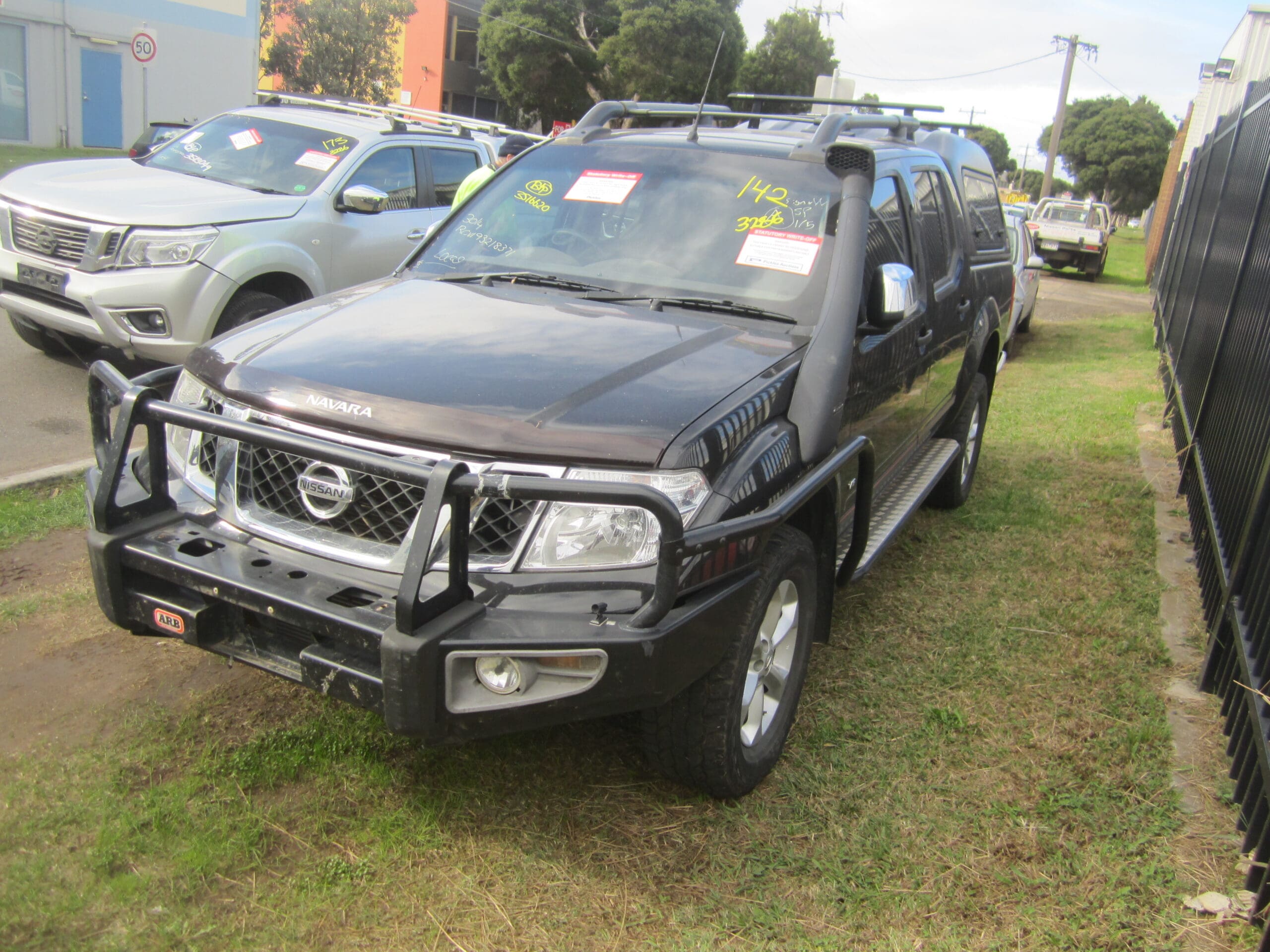 NISSAN NAVARA D40 VSK ST-X 550 V9X V6 DIESEL BLACK 2012 WRECKING