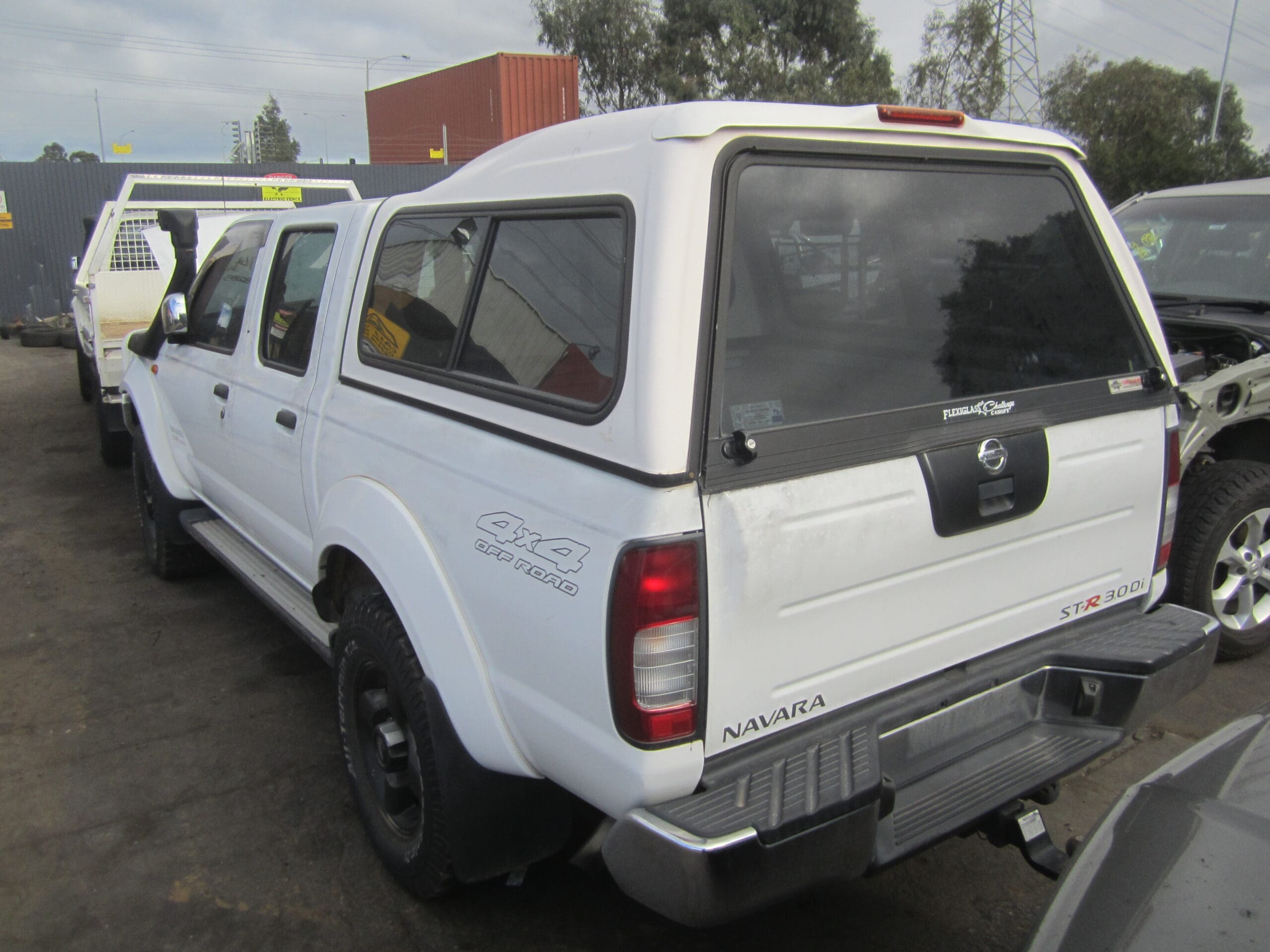 NISSAN NAVARA D22 ZD30 DIESEL CANOPY WHITE 2005 WRECKING